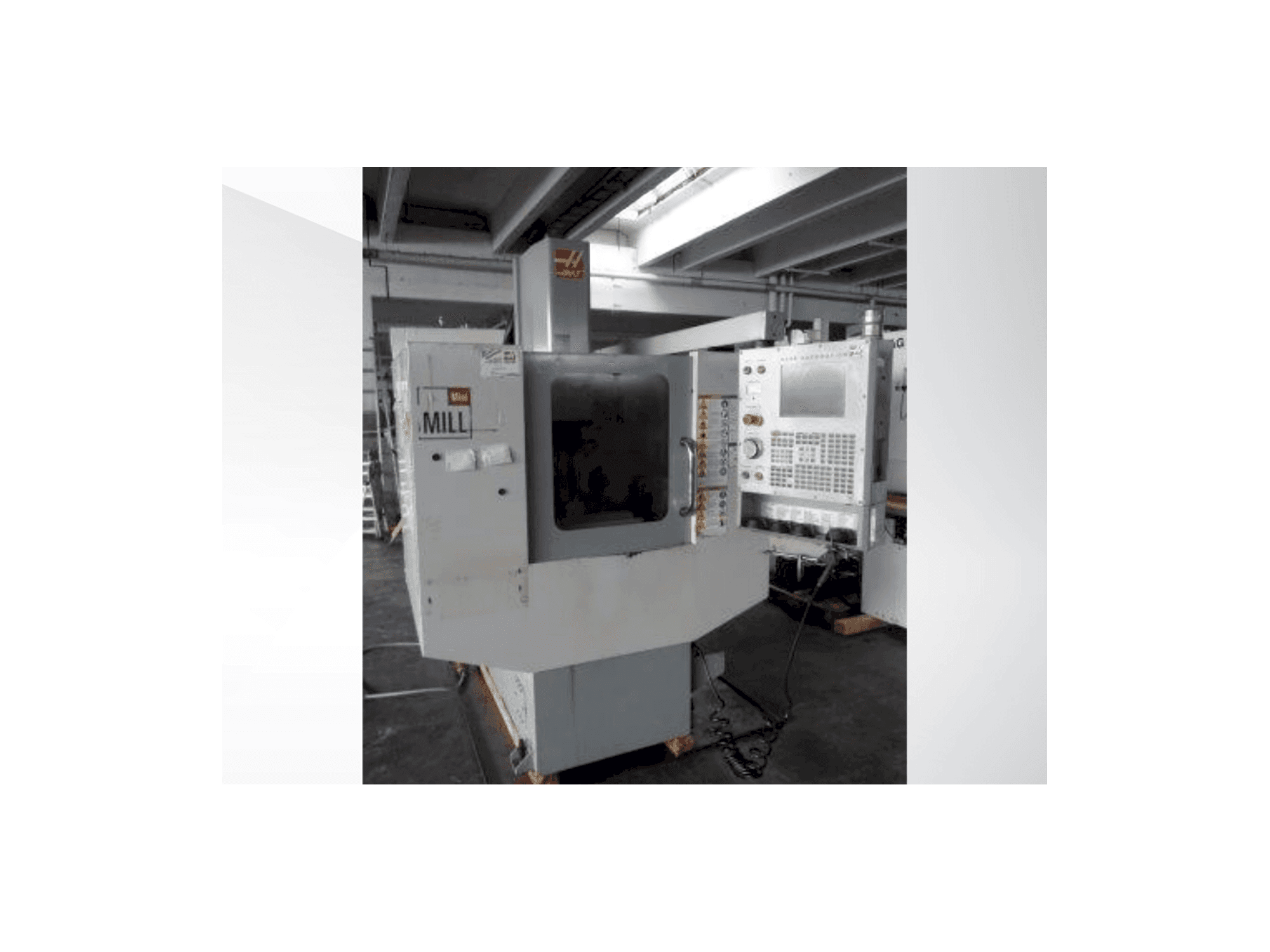 Вид станка HAAS MiniMill спереди