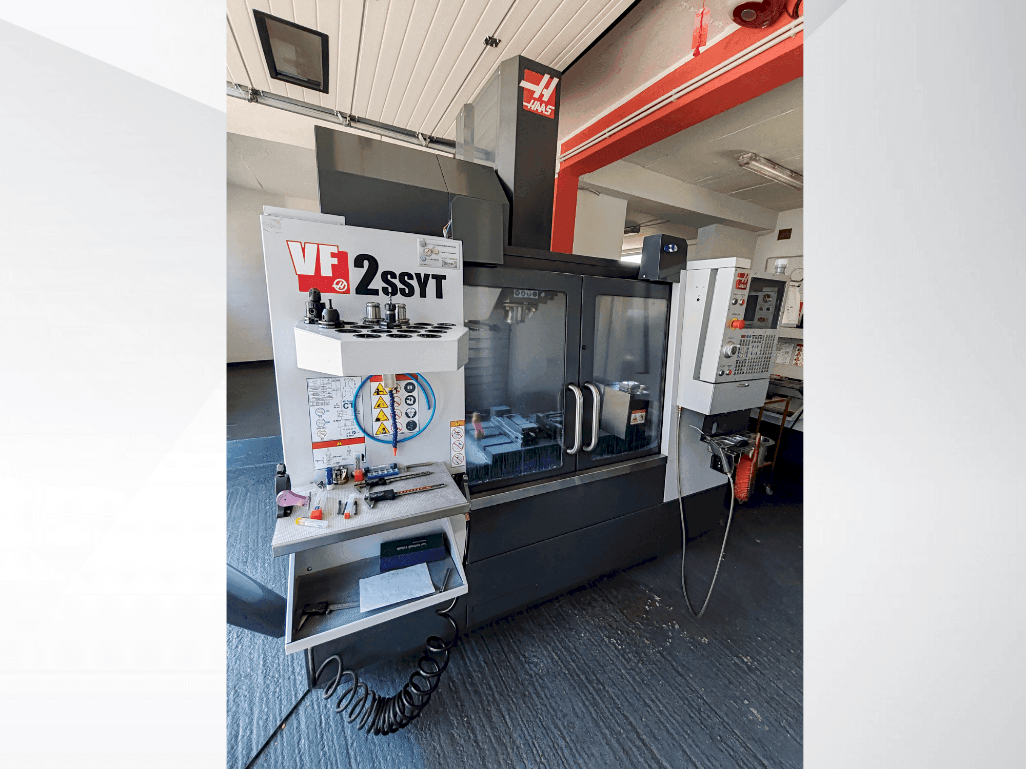 Вид станка HAAS VF 2 SS YT спереди