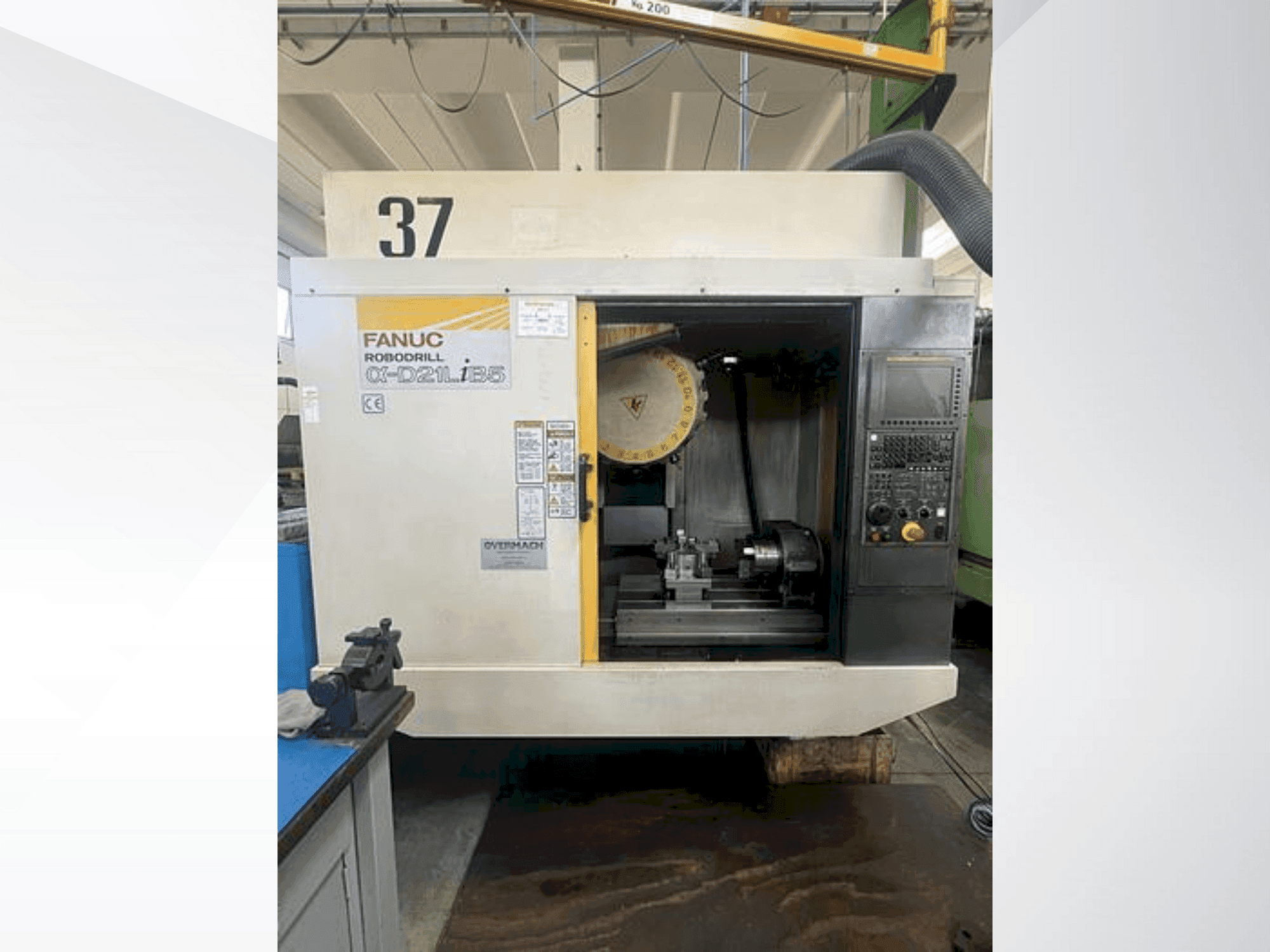 Вид станка FANUC Robodrill α-D21LiB5 спереди