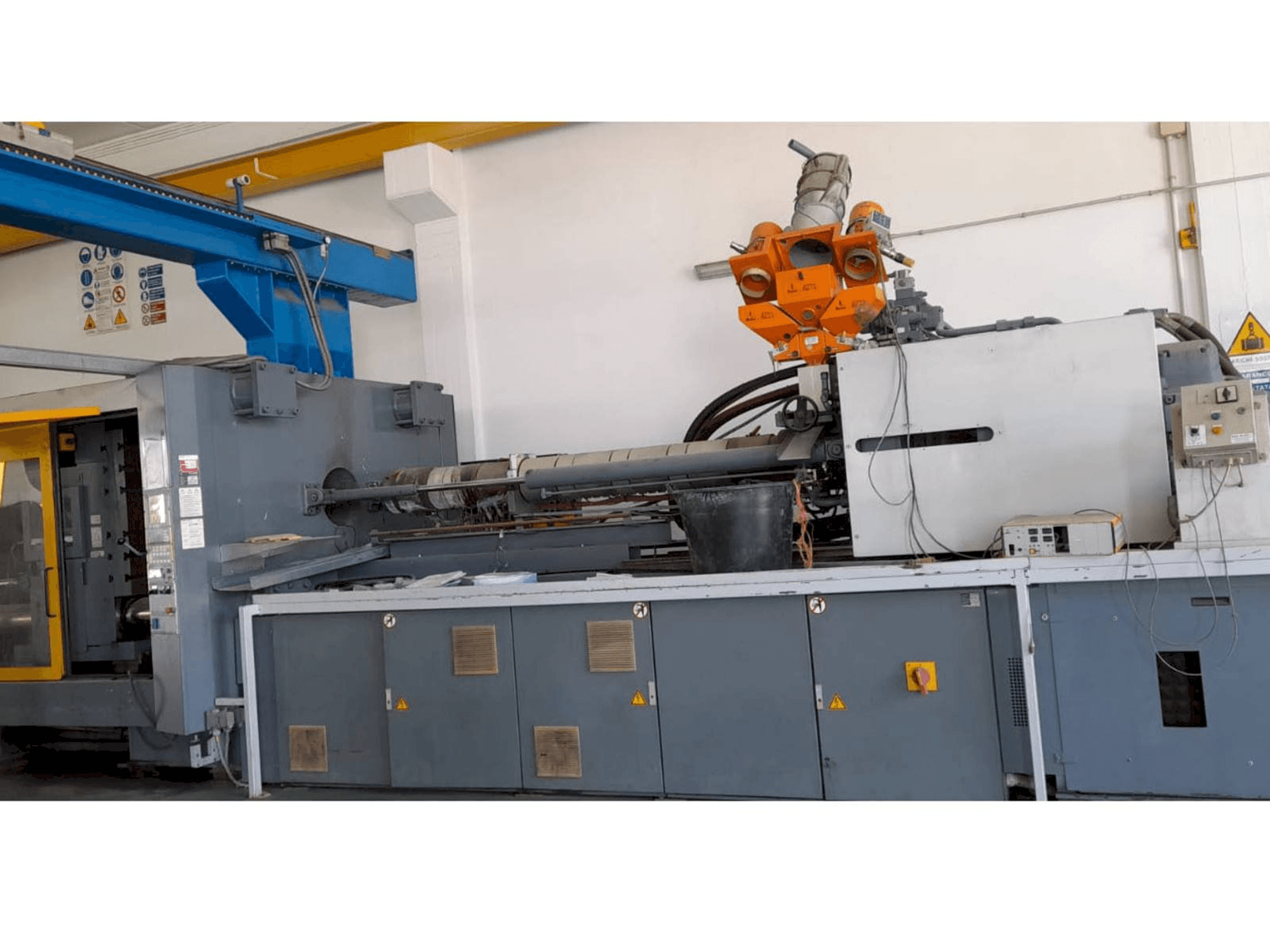Вид станка Battenfeld BA 1000/12000 HM спереди
