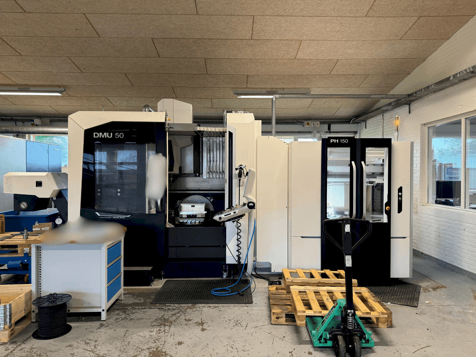 Вид станка DMG MORI DMU 50 + PH 150 спереди