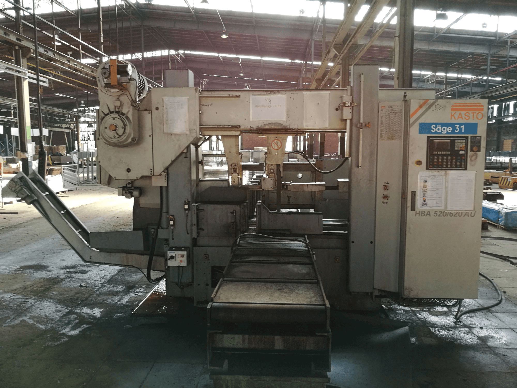 Front view of KASTO HBA 520/620 AU Machine