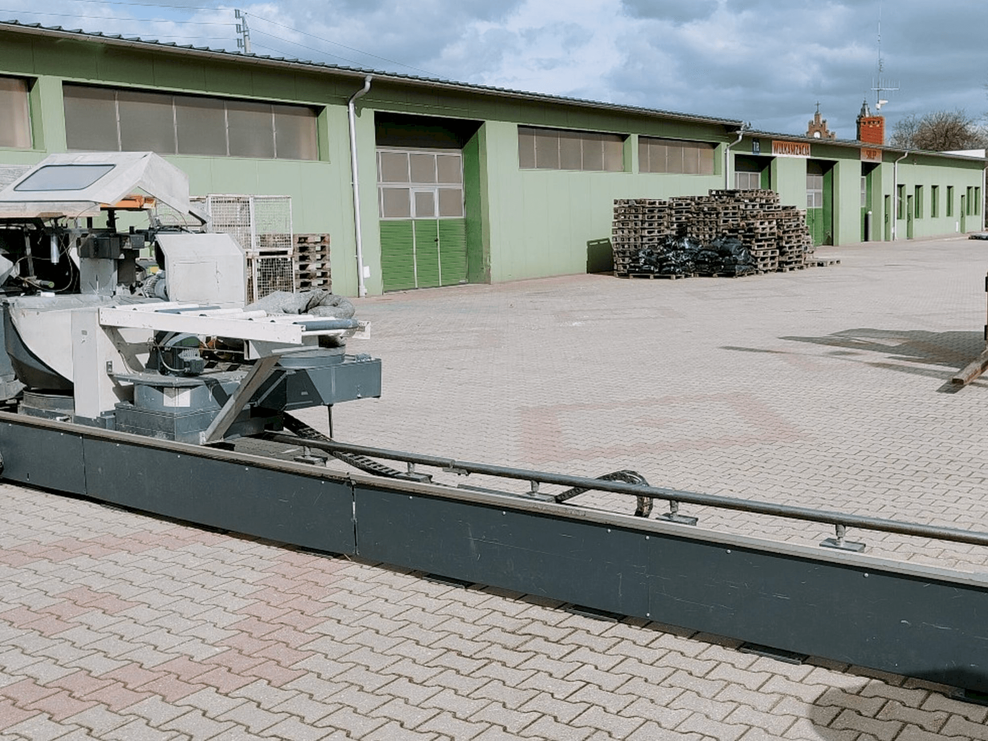 Вид станка Elumatec DG 244/2 спереди