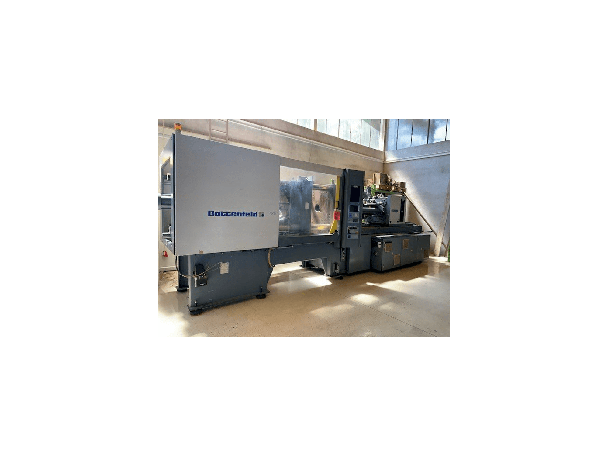 Вид станка с Battenfeld BA 3500/1900 BK правой стороны