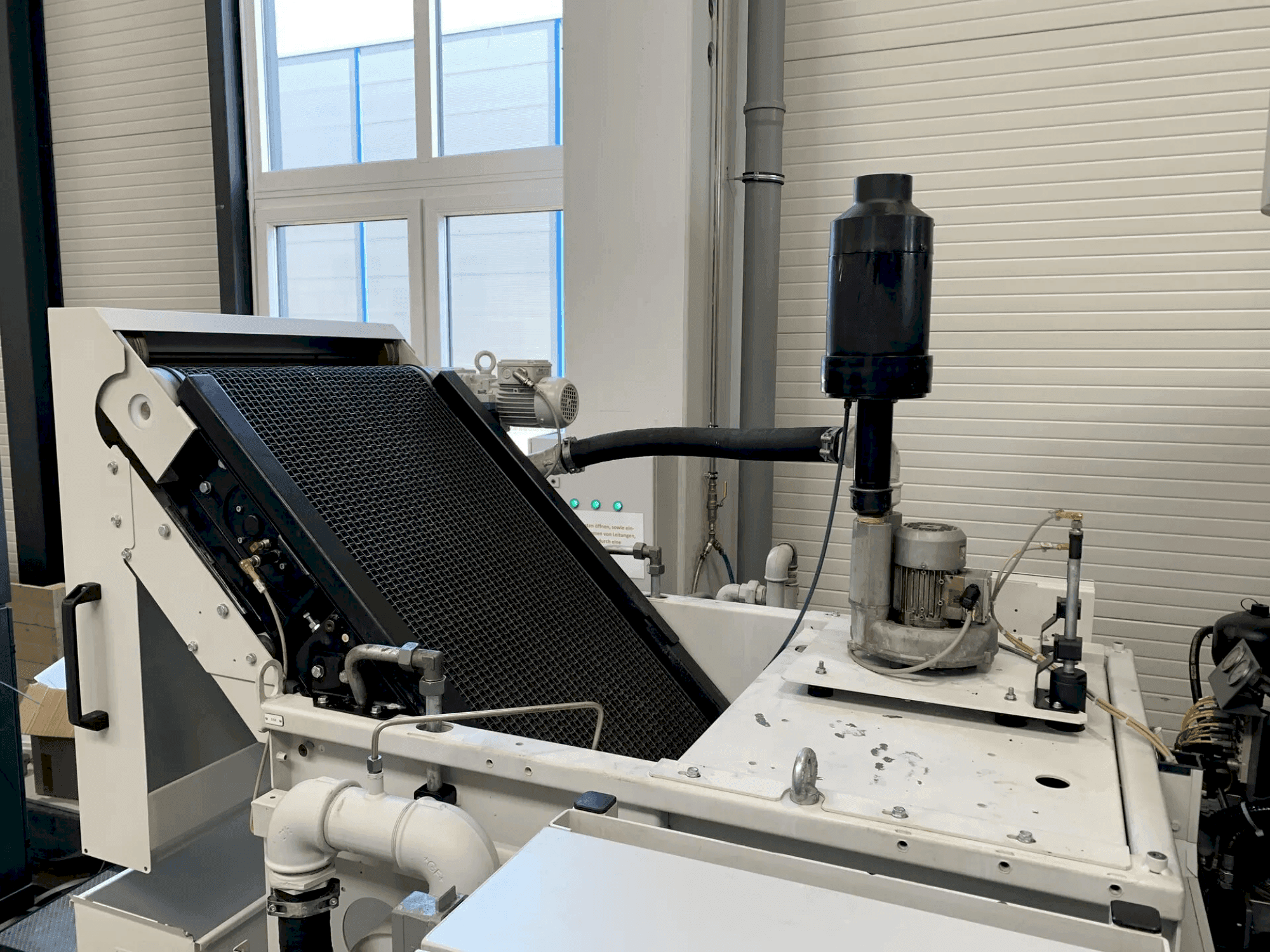 Вид станка CHIRON FZ 15K S FA спереди