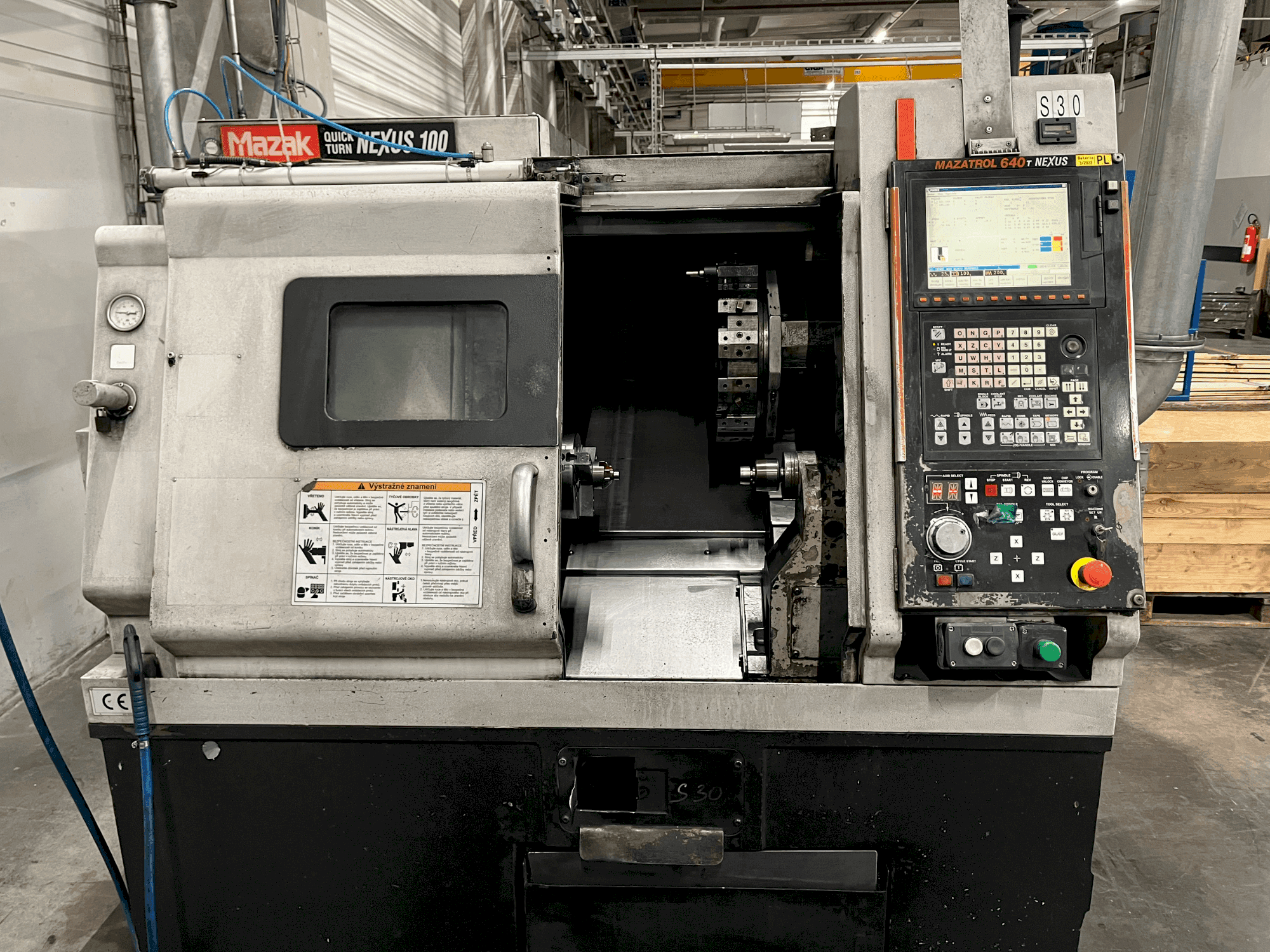 Вид станка Mazak Quick Turn Nexus 100 спереди