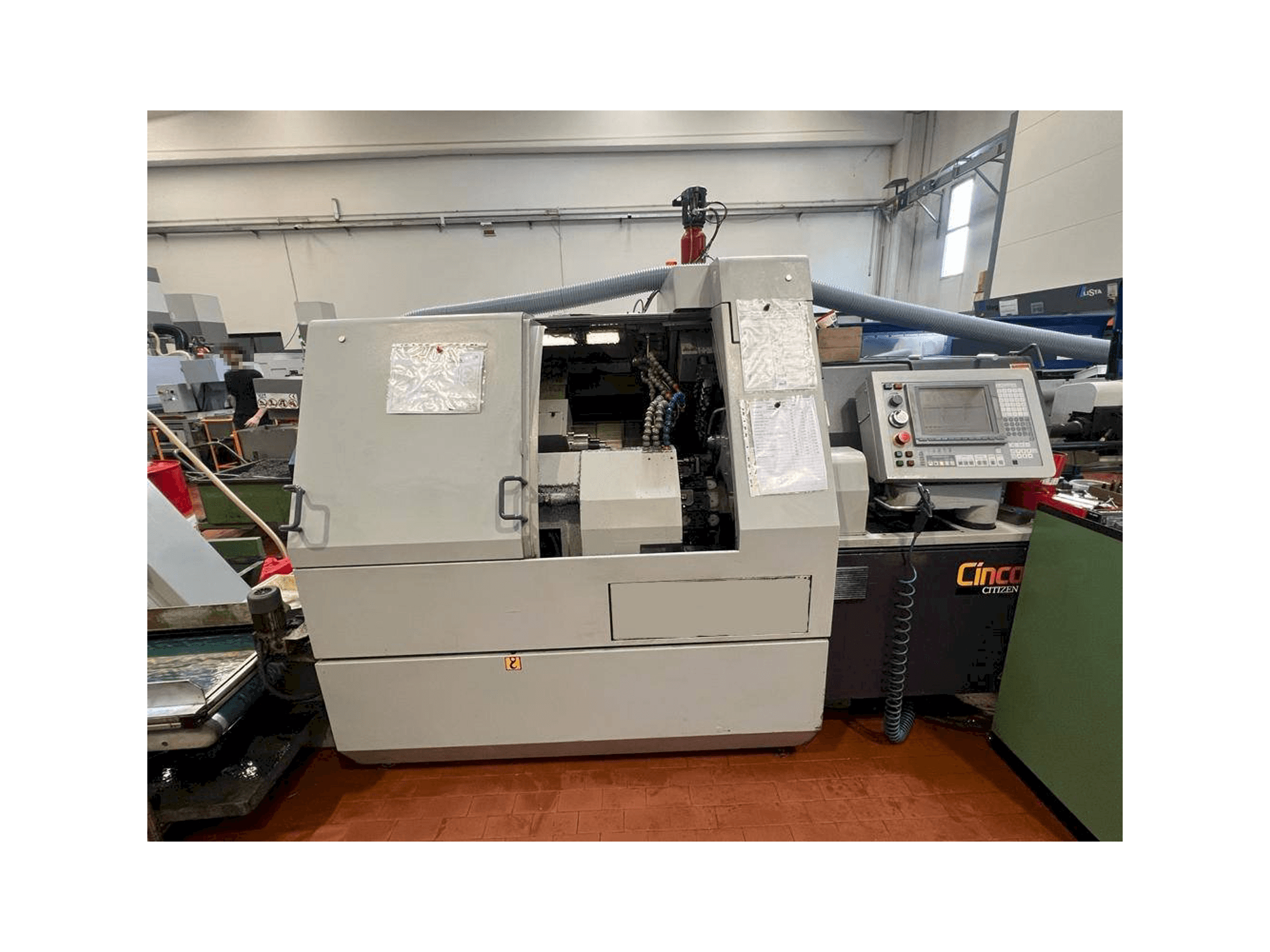 Вид станка Citizen M32 спереди