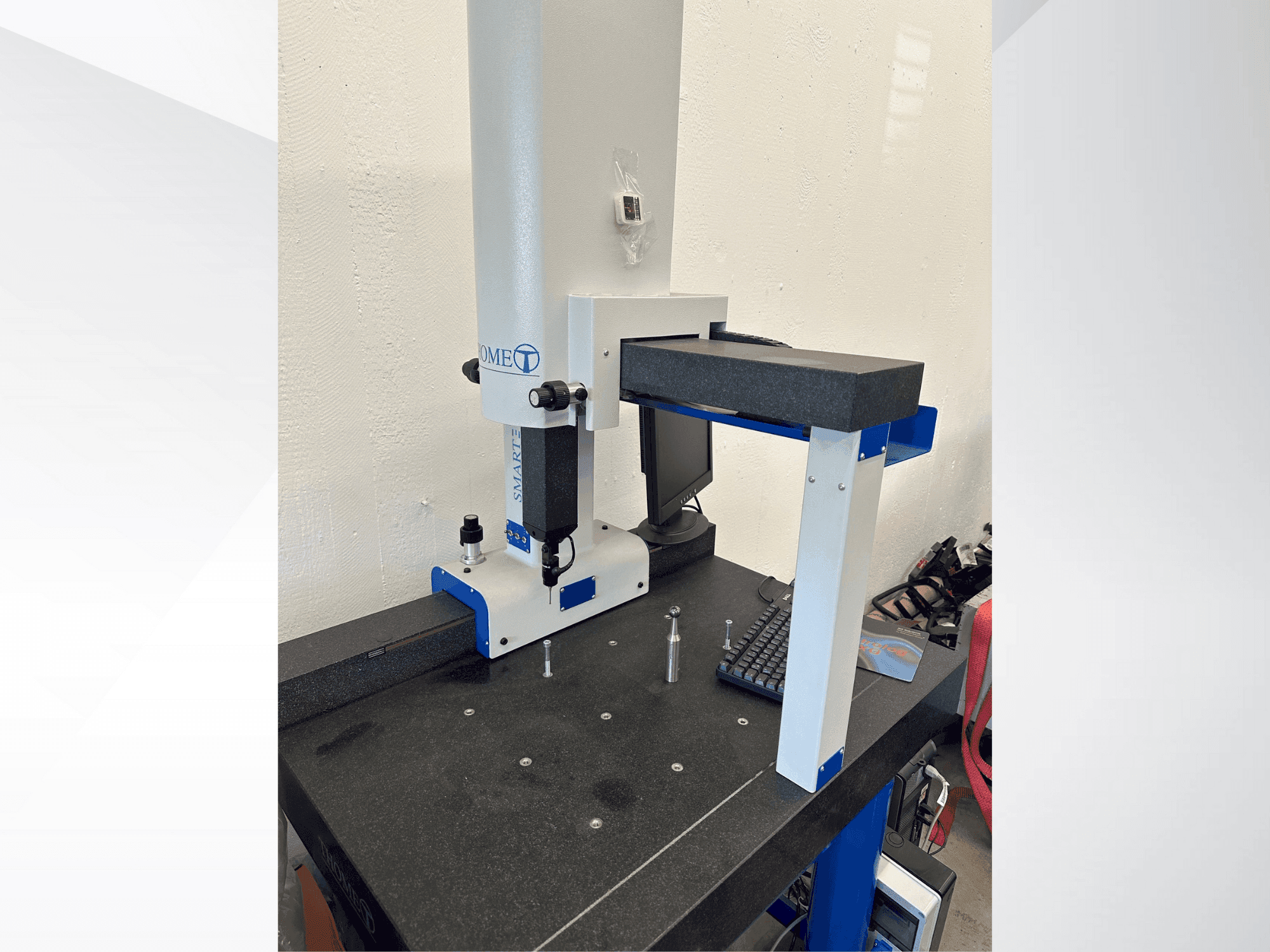 Вид станка THOME Prazision Prazision 3D Smart man спереди