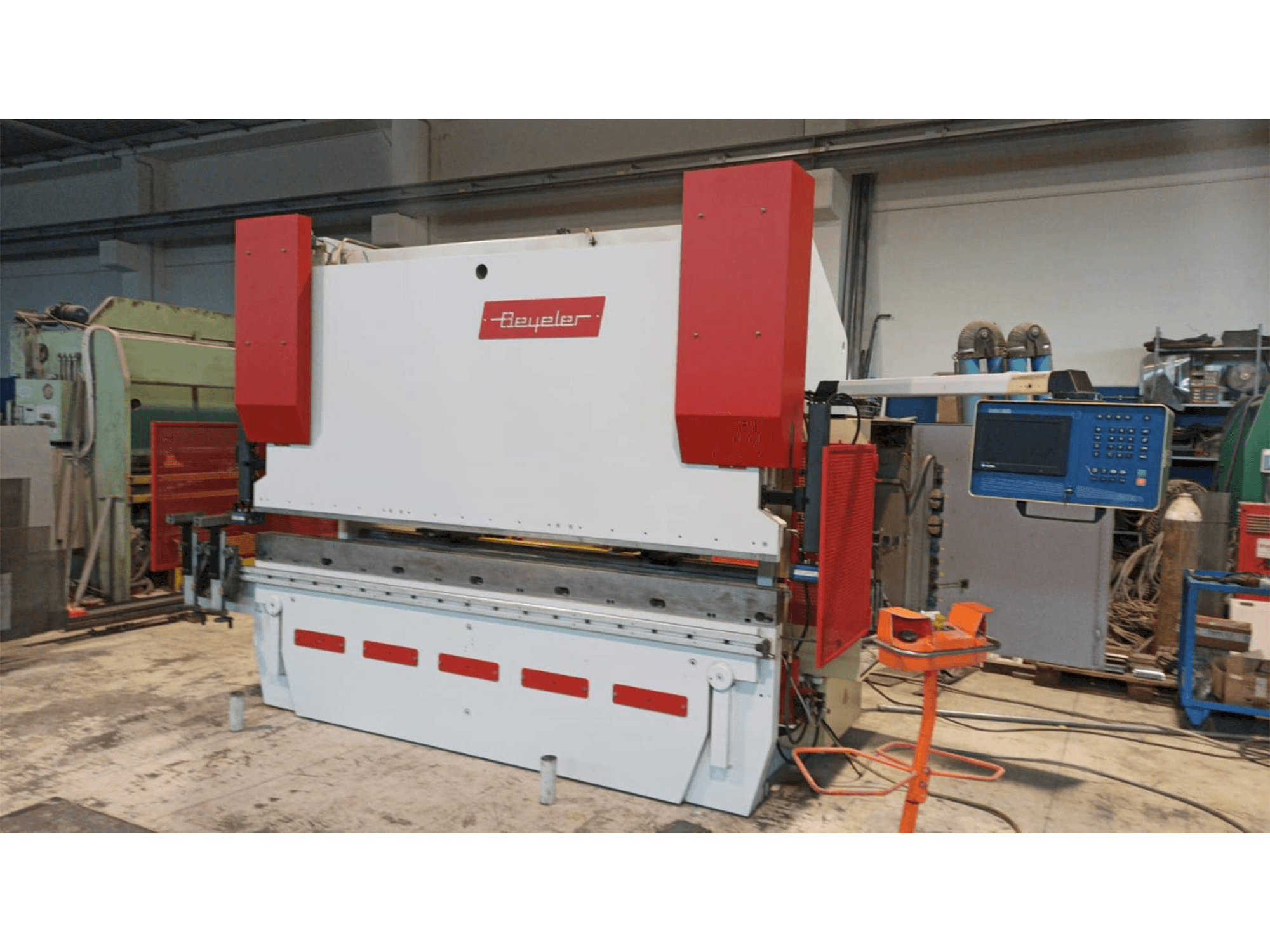 Вид станка BEYELER PR8 спереди