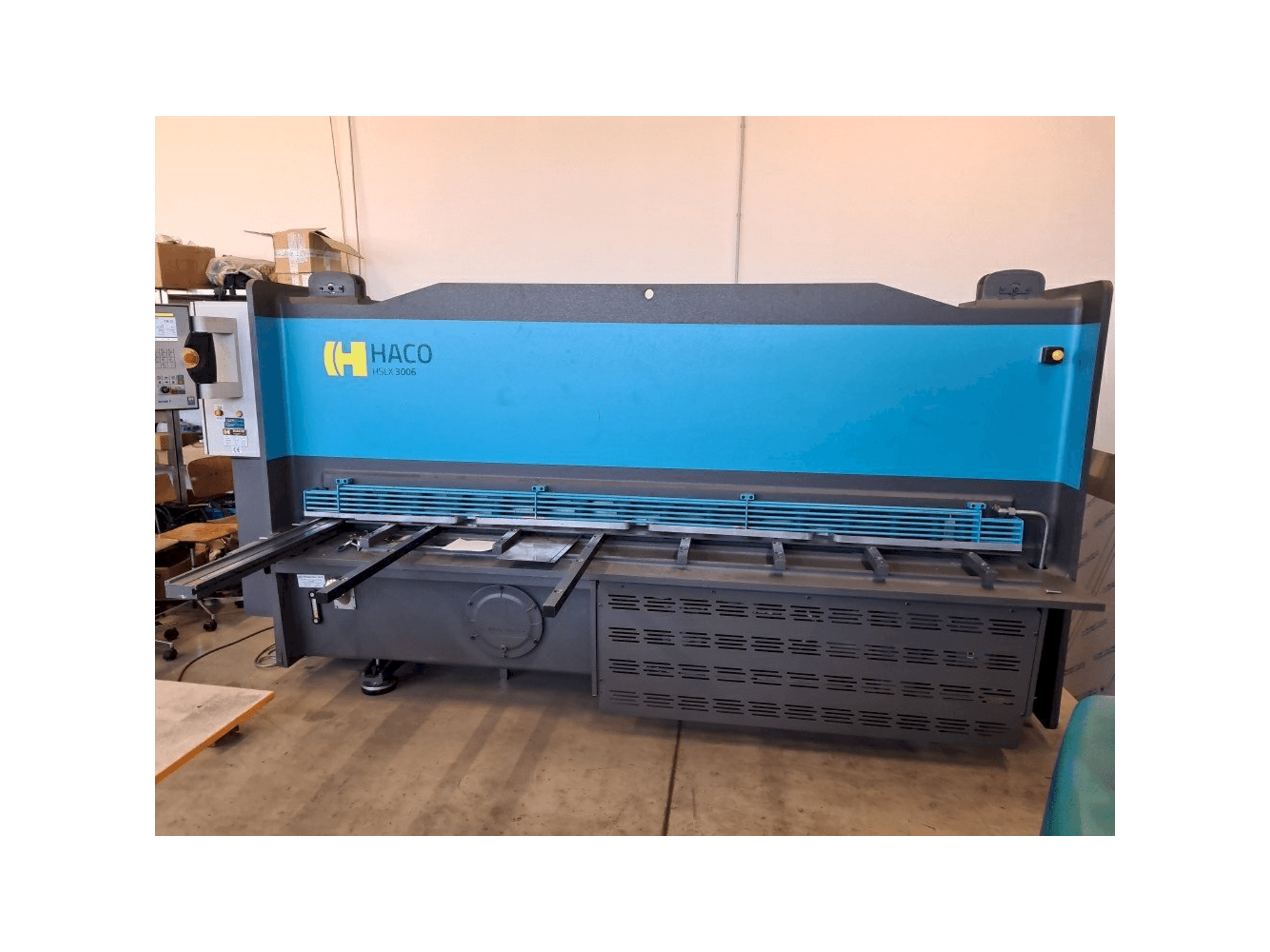 Вид станка HACO HSLX 3006 спереди