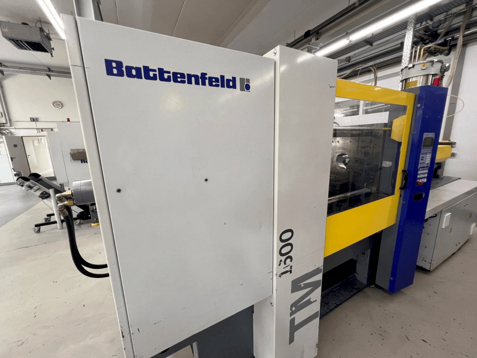 Вид станка Battenfeld TM 1600/1000 спереди