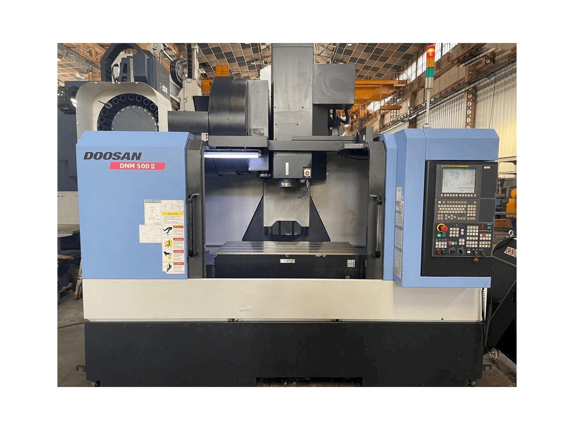 Вид станка Doosan MYNX DNM 500 II спереди