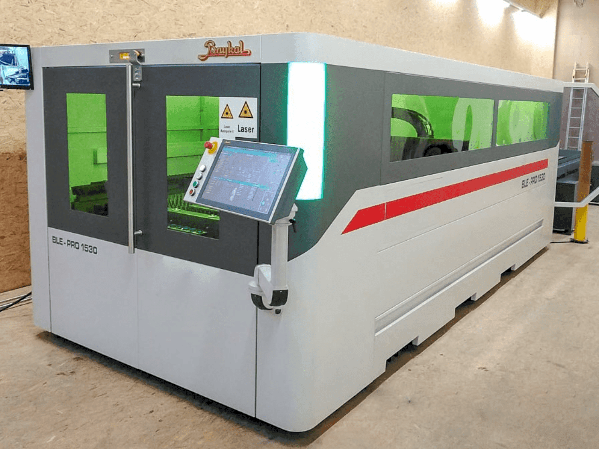 Вид станка Baykal BLE PRO 1530 спереди