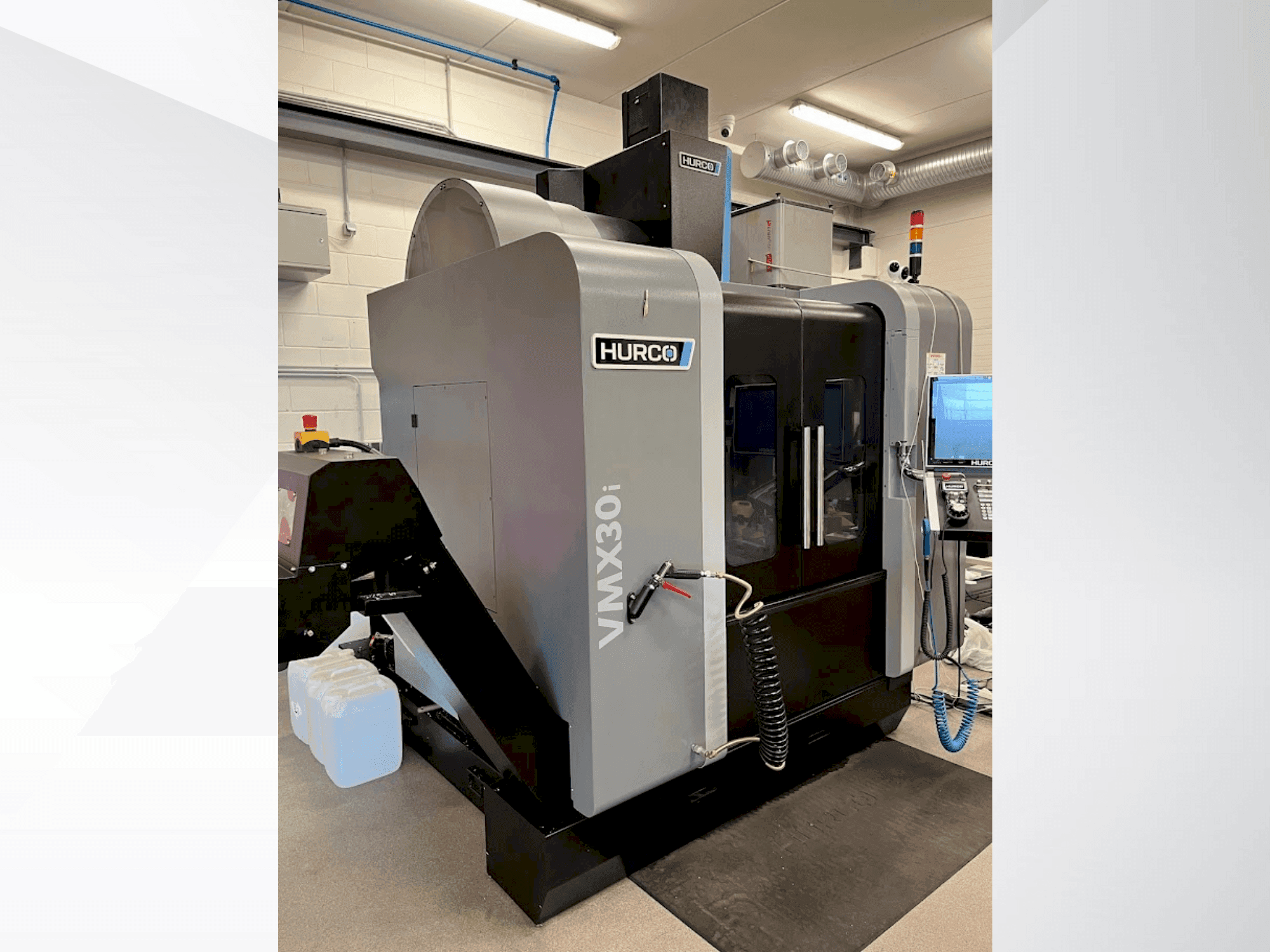 Вид станка Hurco VMX30i спереди