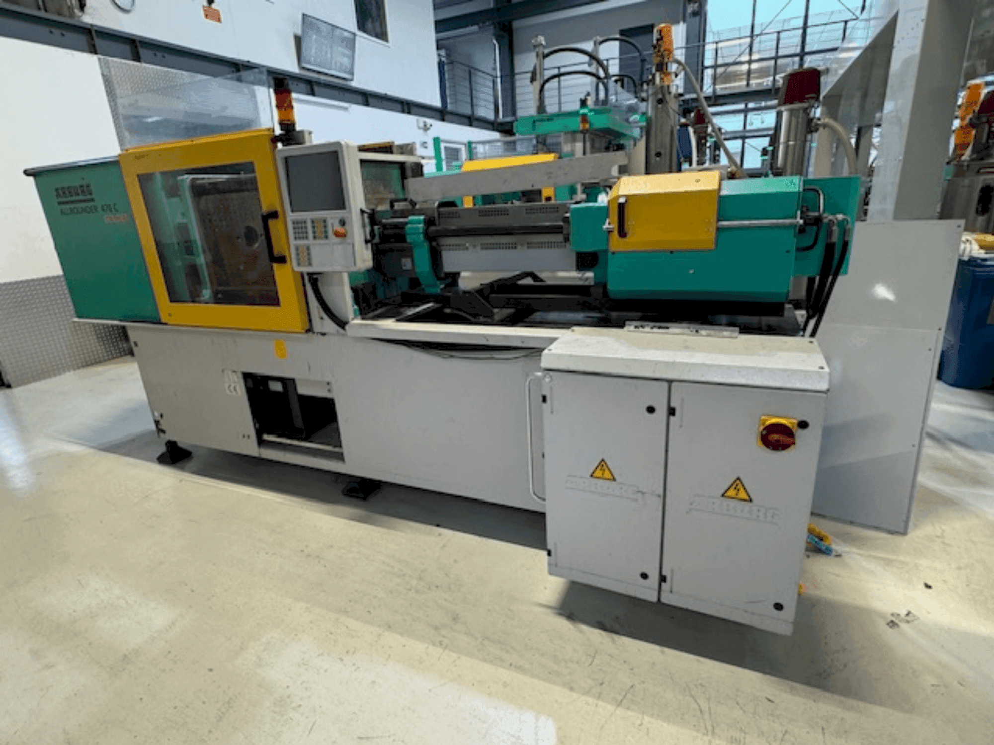 Вид станка Arburg A470 C 1500-400 спереди