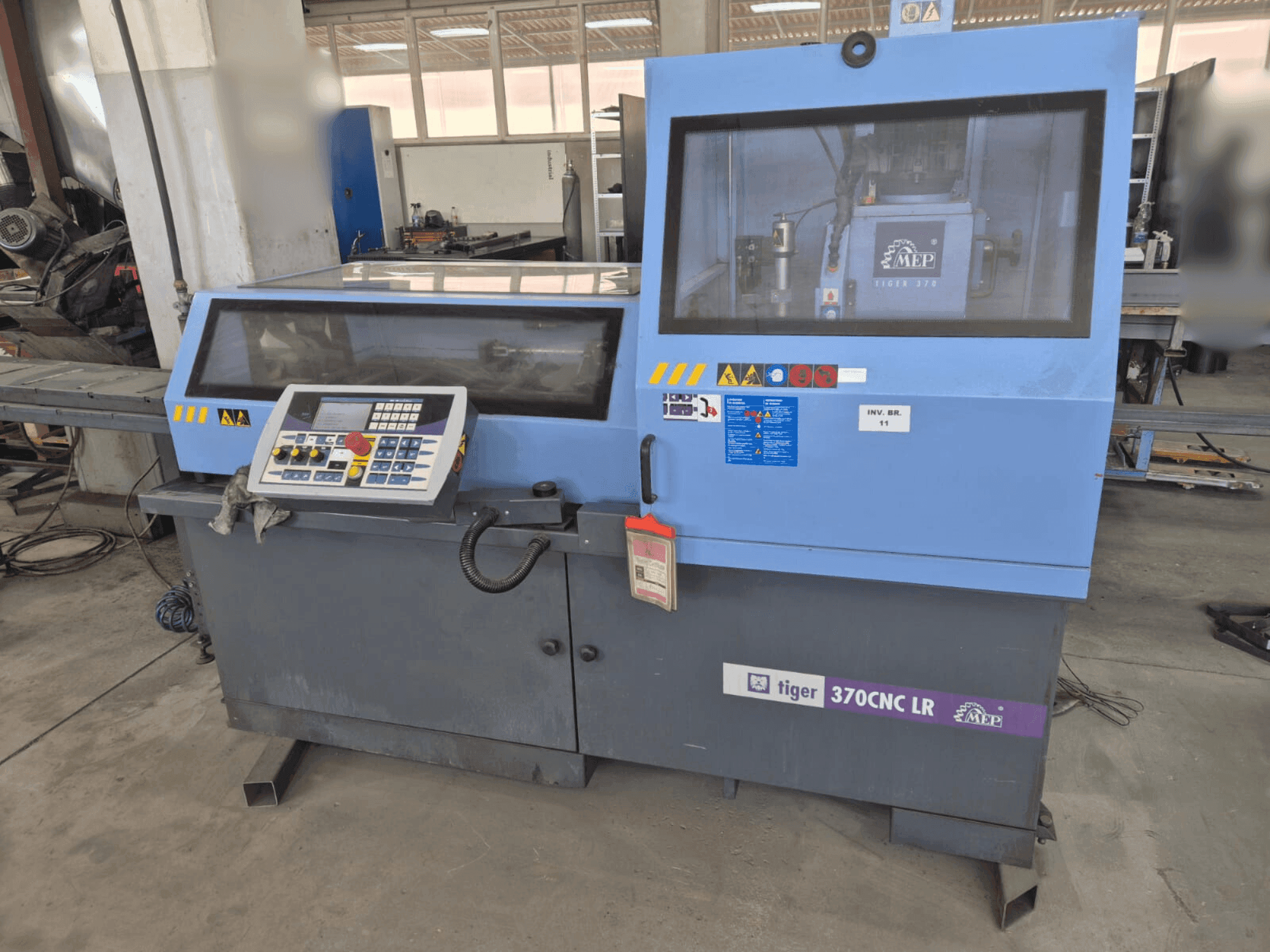 Вид станка MEP Tiger 370 CNC спереди