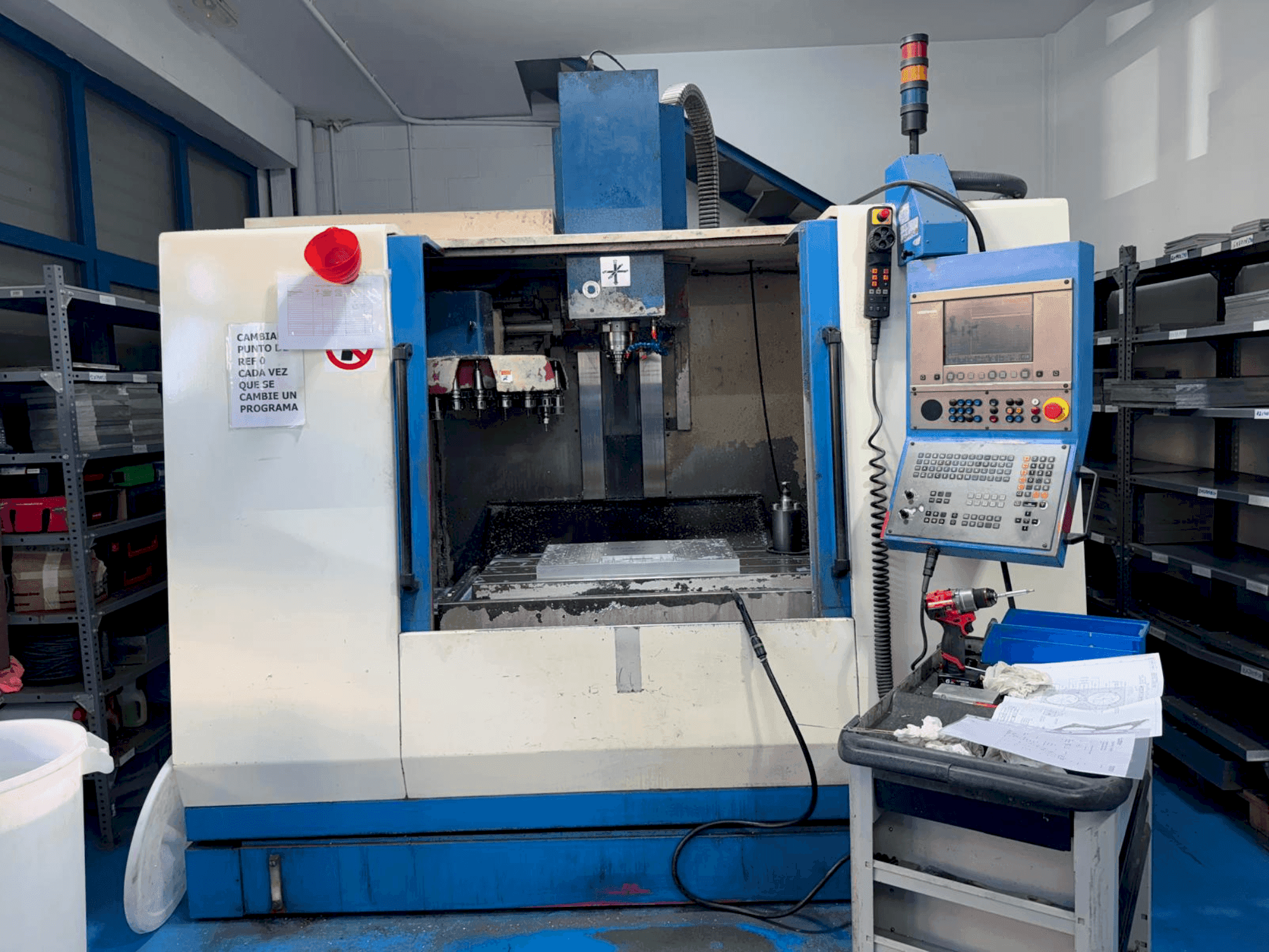 Вид станка LAGUN GVC 1000 спереди