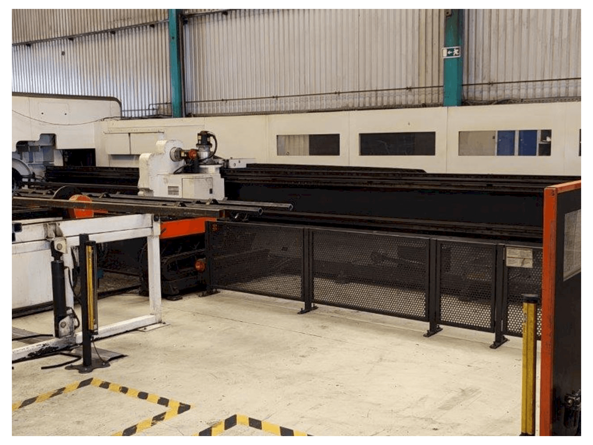 Вид станка Mazak Fabri Gear 220 4kW спереди