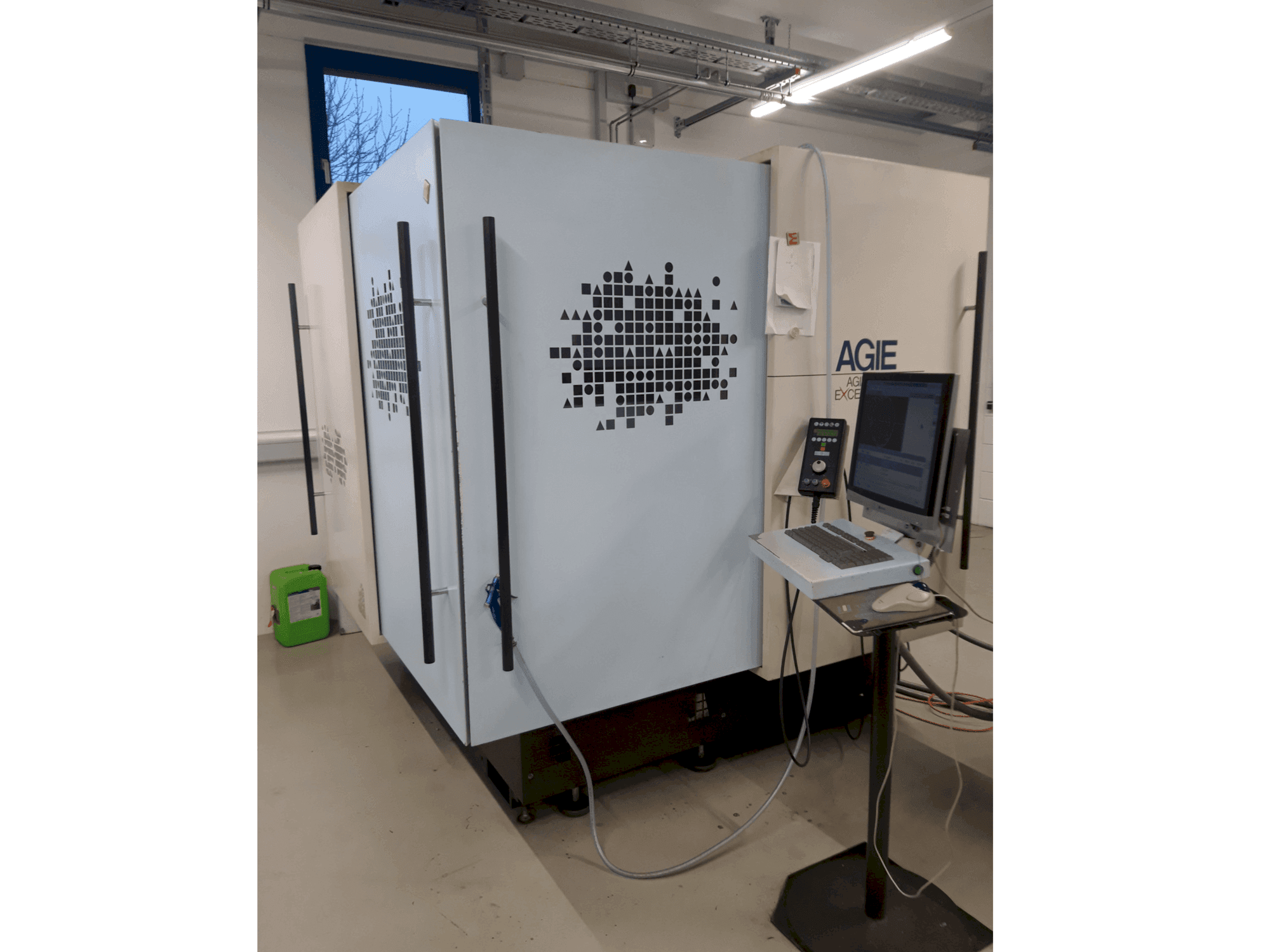 Вид станка AGIE Agiecut Excellence 2F спереди