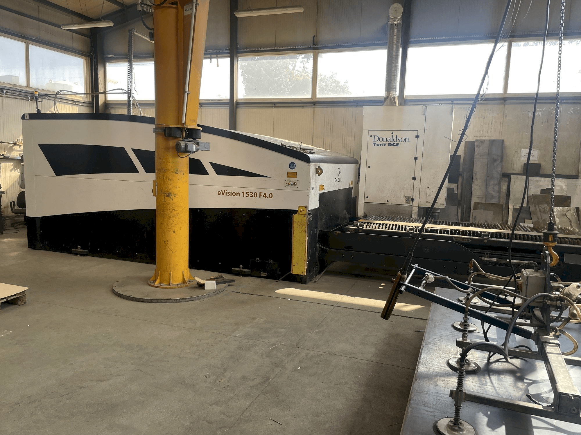 Вид станка EAGLE eVision 1530 F4.0 спереди