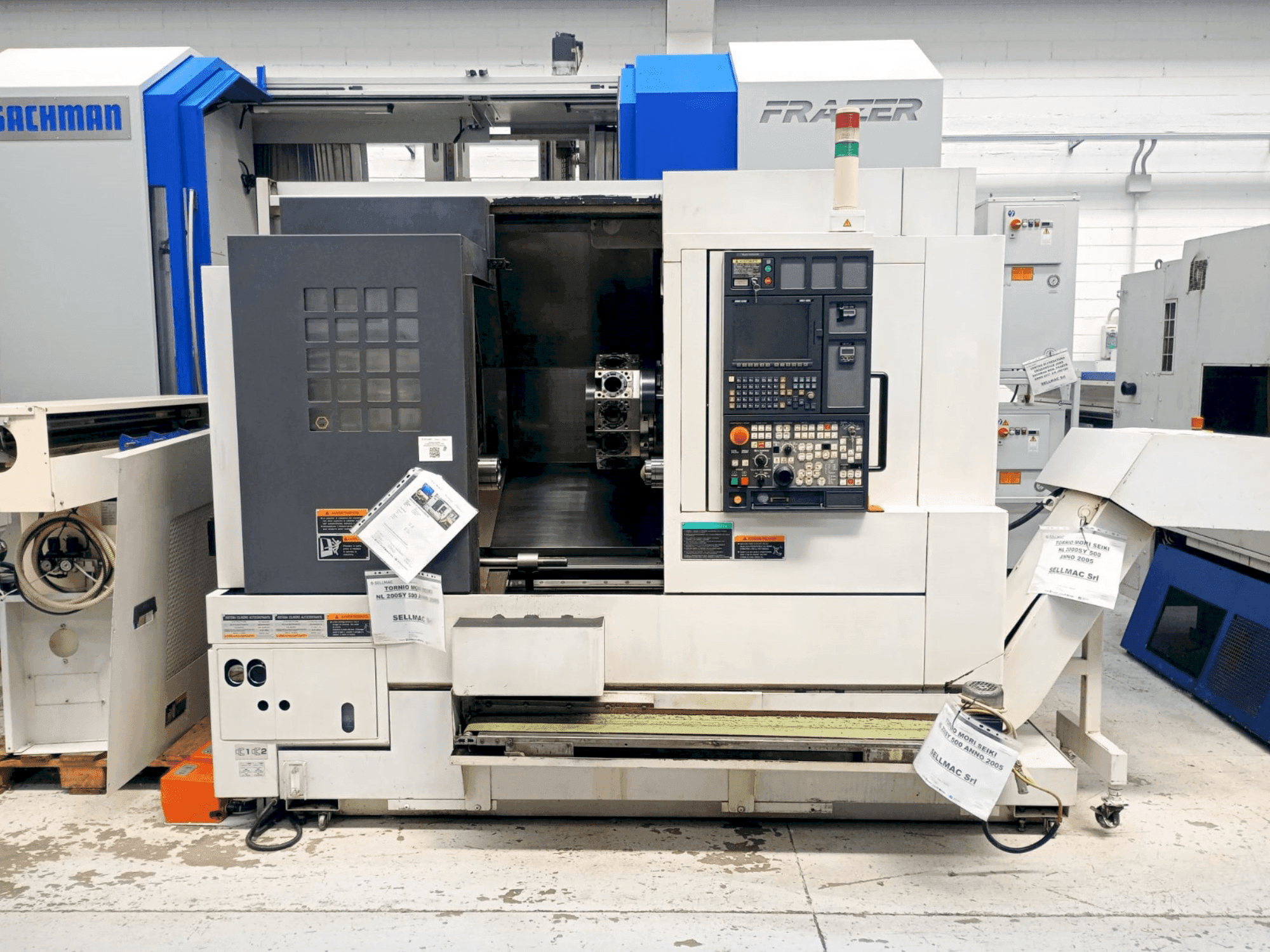 Вид станка MORI SEIKI NL2000SY/500 спереди