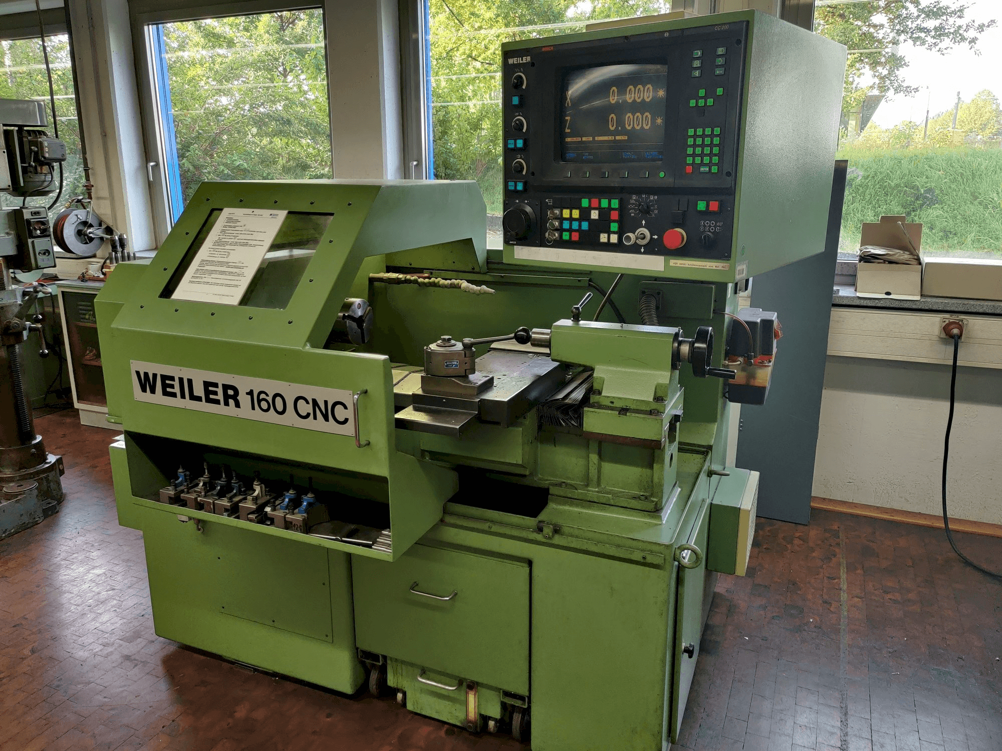Вид станка Weiler 160 CNC спереди