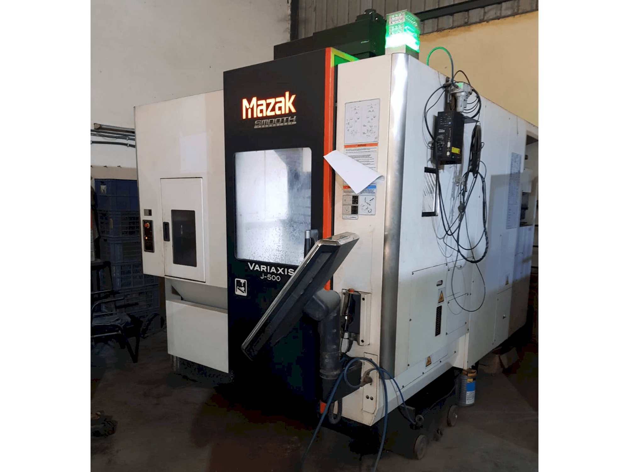 Вид станка Mazak Variaxis J-500 спереди