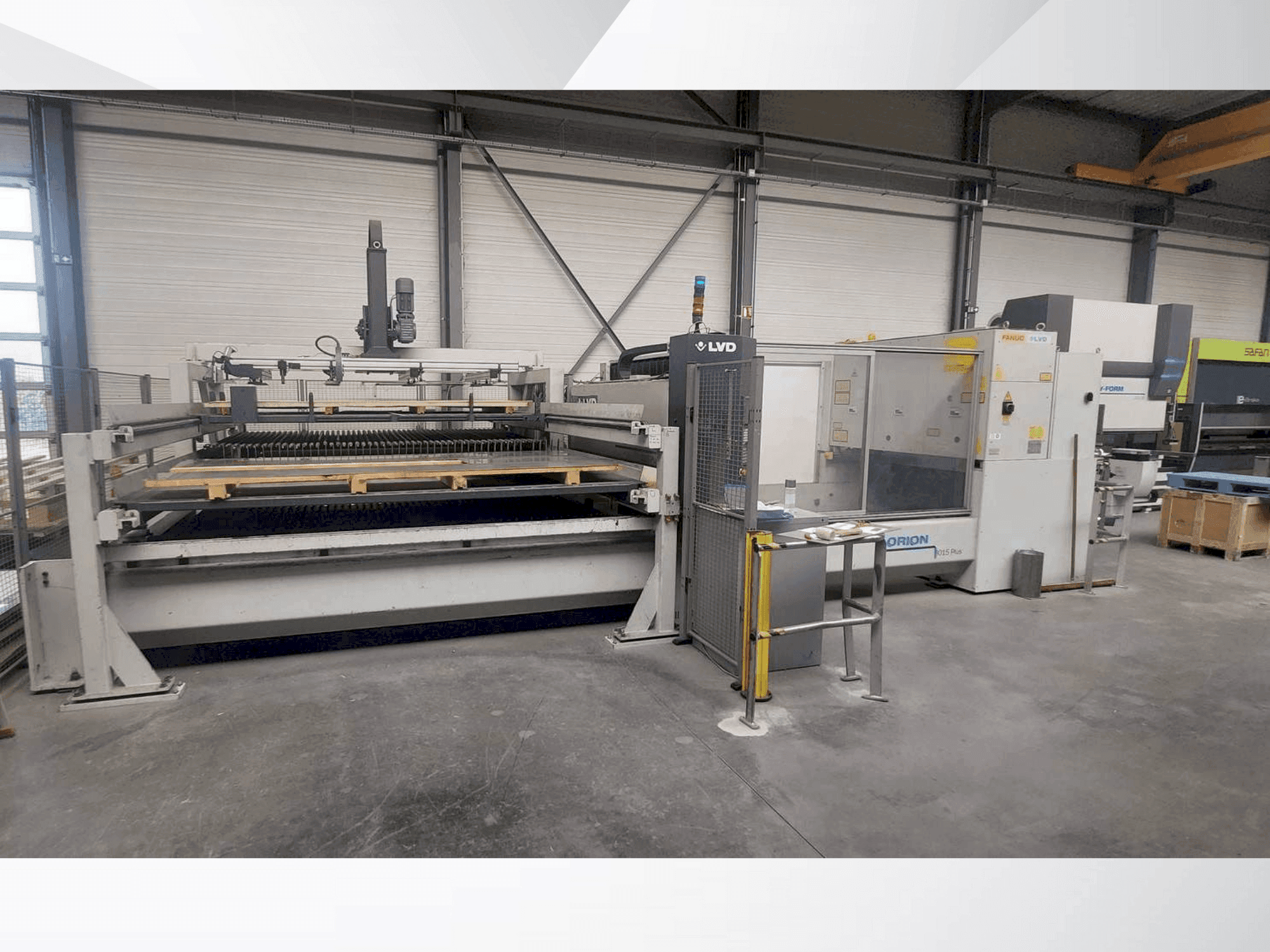 Вид станка LVD Orion 4KW спереди