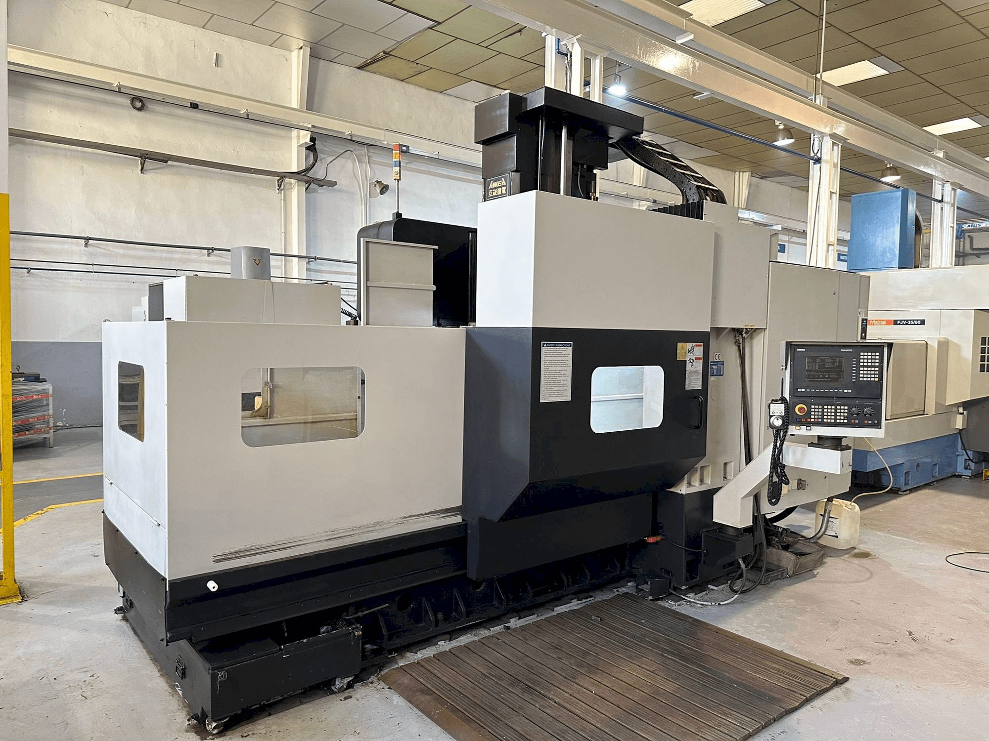 Вид станка AWEA VP2012 спереди