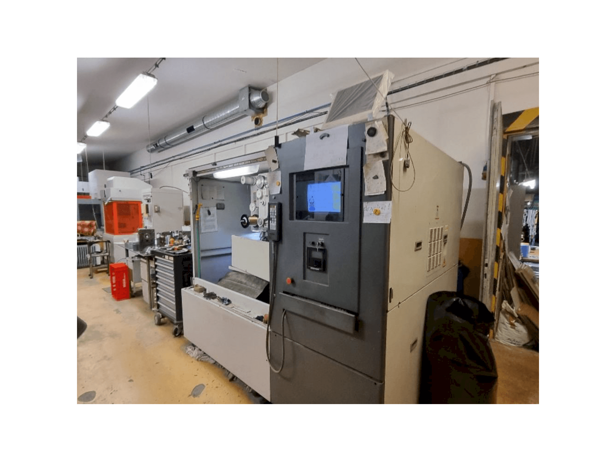 Вид станка HITACHI SEIKI 254Y спереди