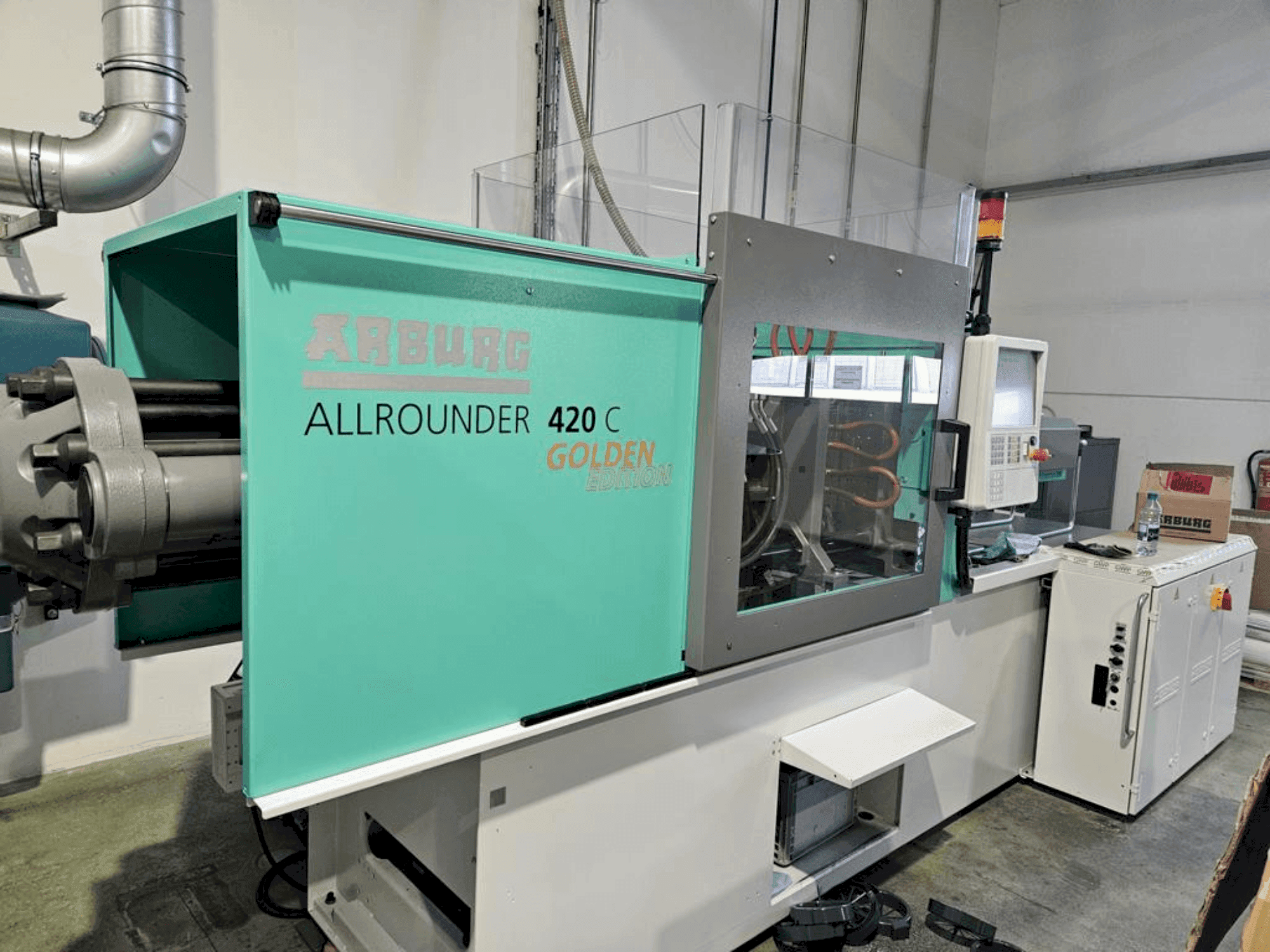 Вид станка Arburg Allrounder 420 C 1000 - 290 Golden Edition спереди