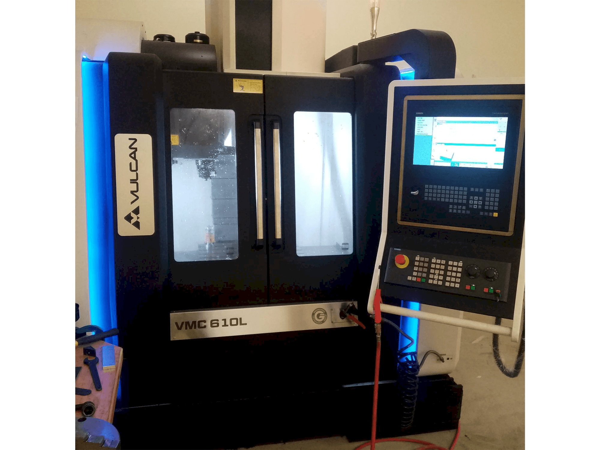 Вид станка VULCAN VMC 610L спереди