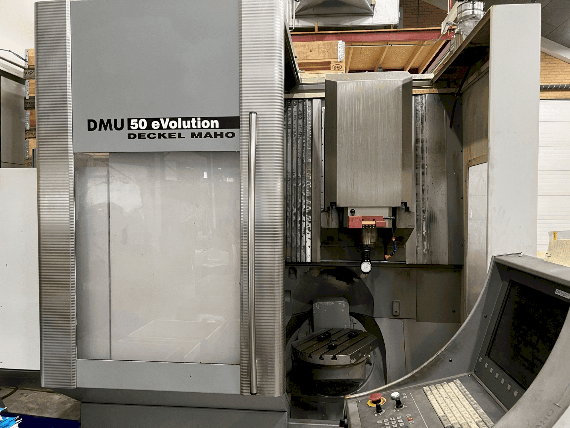 Вид станка DECKEL MAHO DMU 50 eVolution спереди