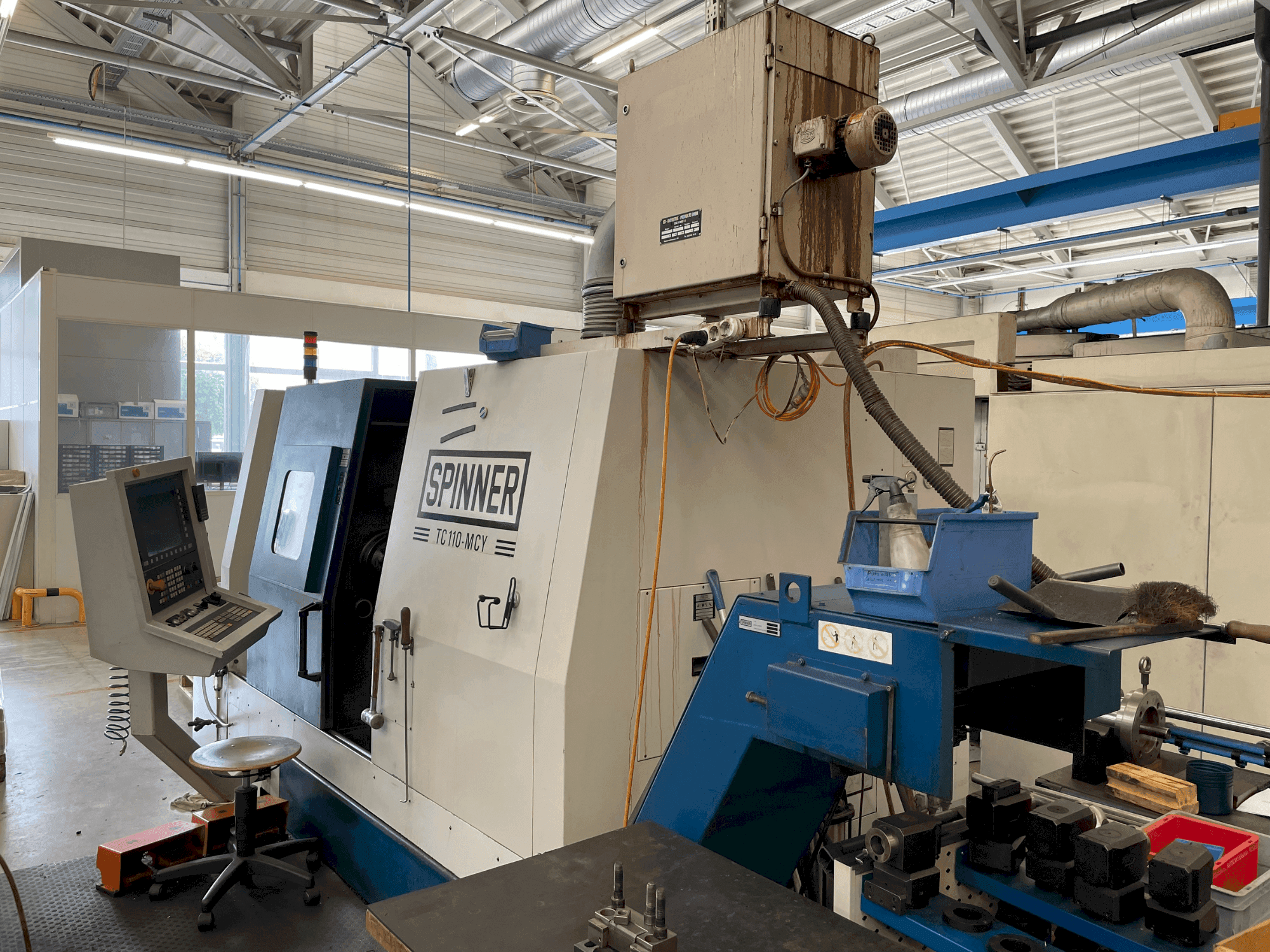 Вид станка SPINNER TC 110 спереди