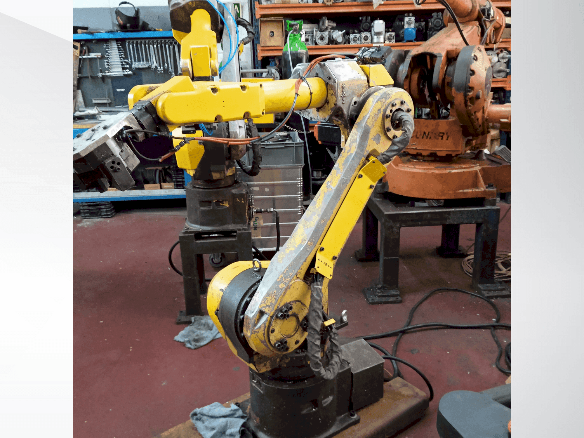 Вид станка FANUC M-16iB спереди