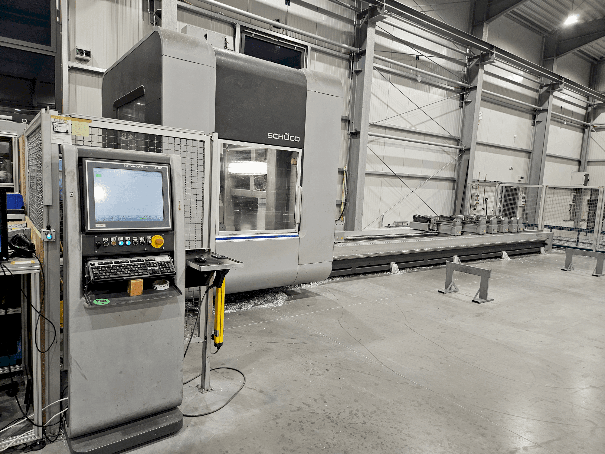 Вид станка SCHÜCO DC 500 спереди