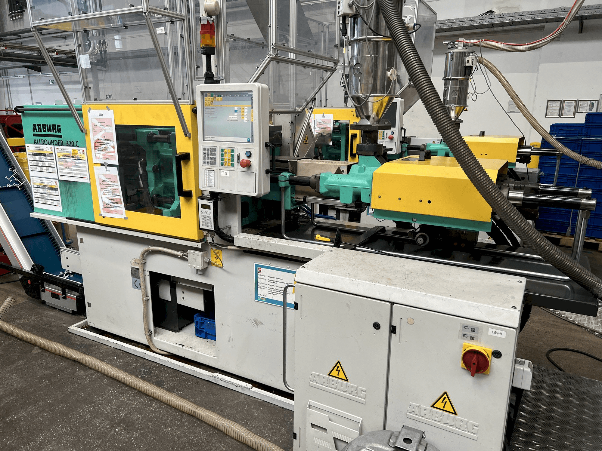Вид станка Arburg Allrounder 320C 500 - 170 спереди