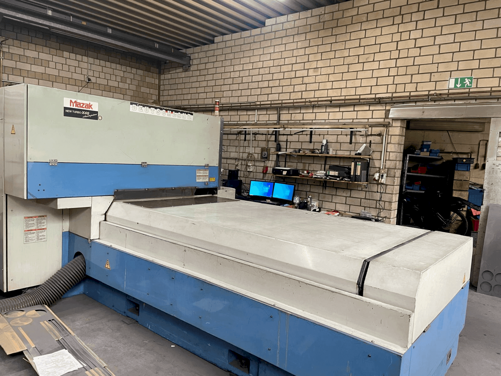 Вид станка Mazak NT-X48 спереди