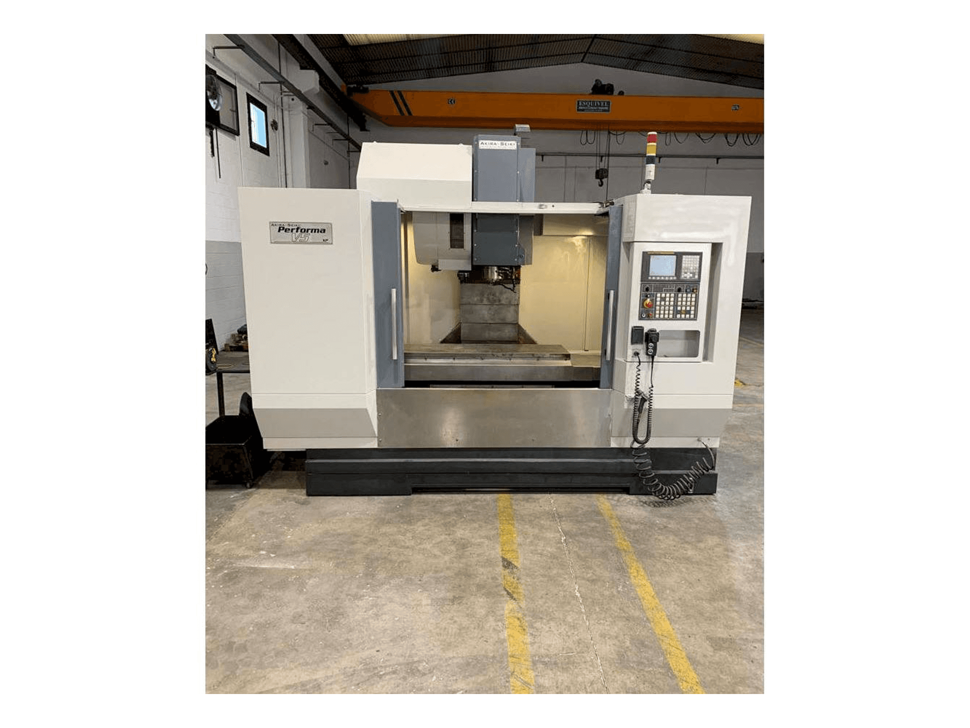 Вид станка Akira Seiki V5 XP спереди