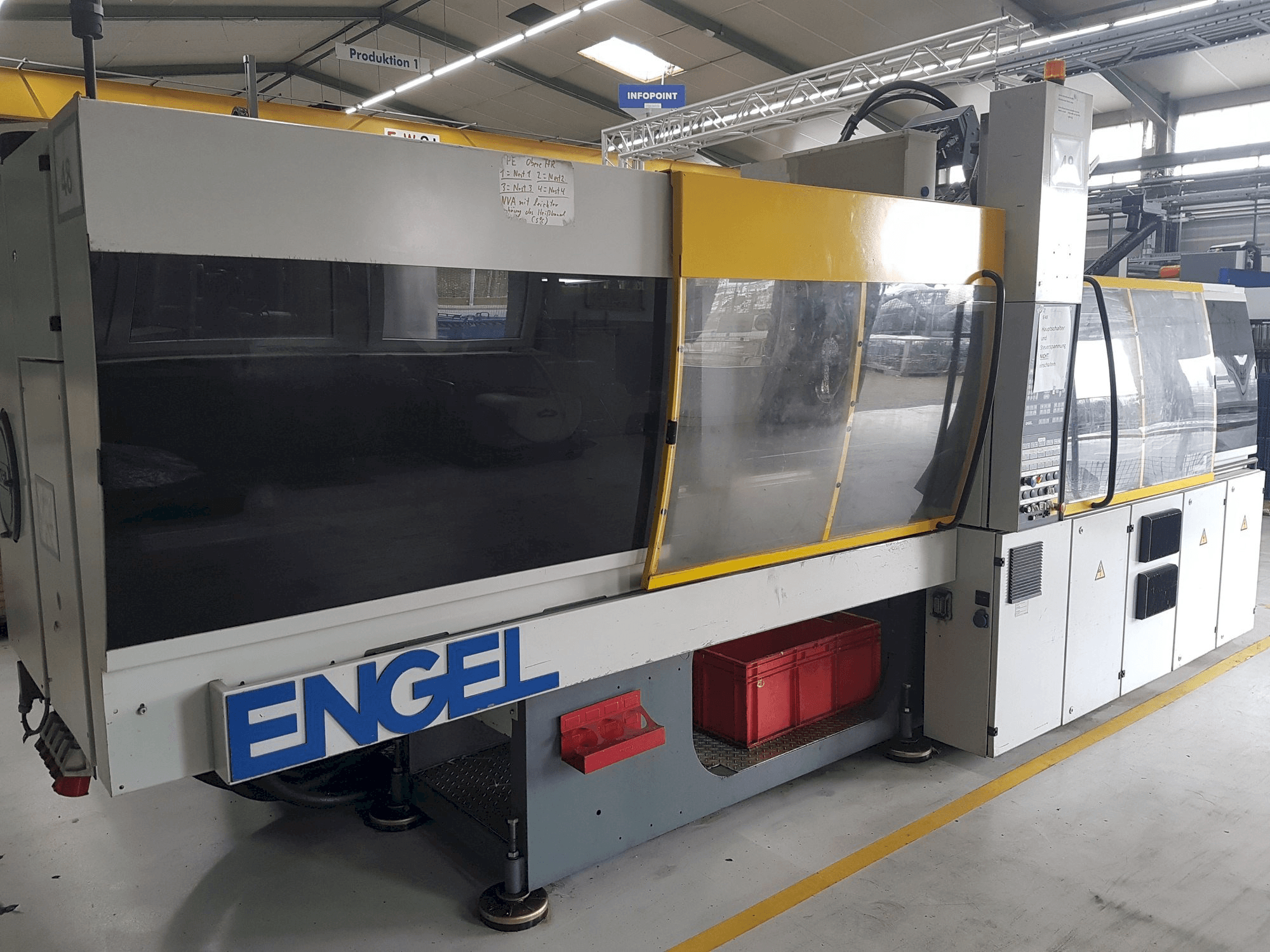 Вид станка Engel VICTORY 650H/330W/150 COMBI спереди