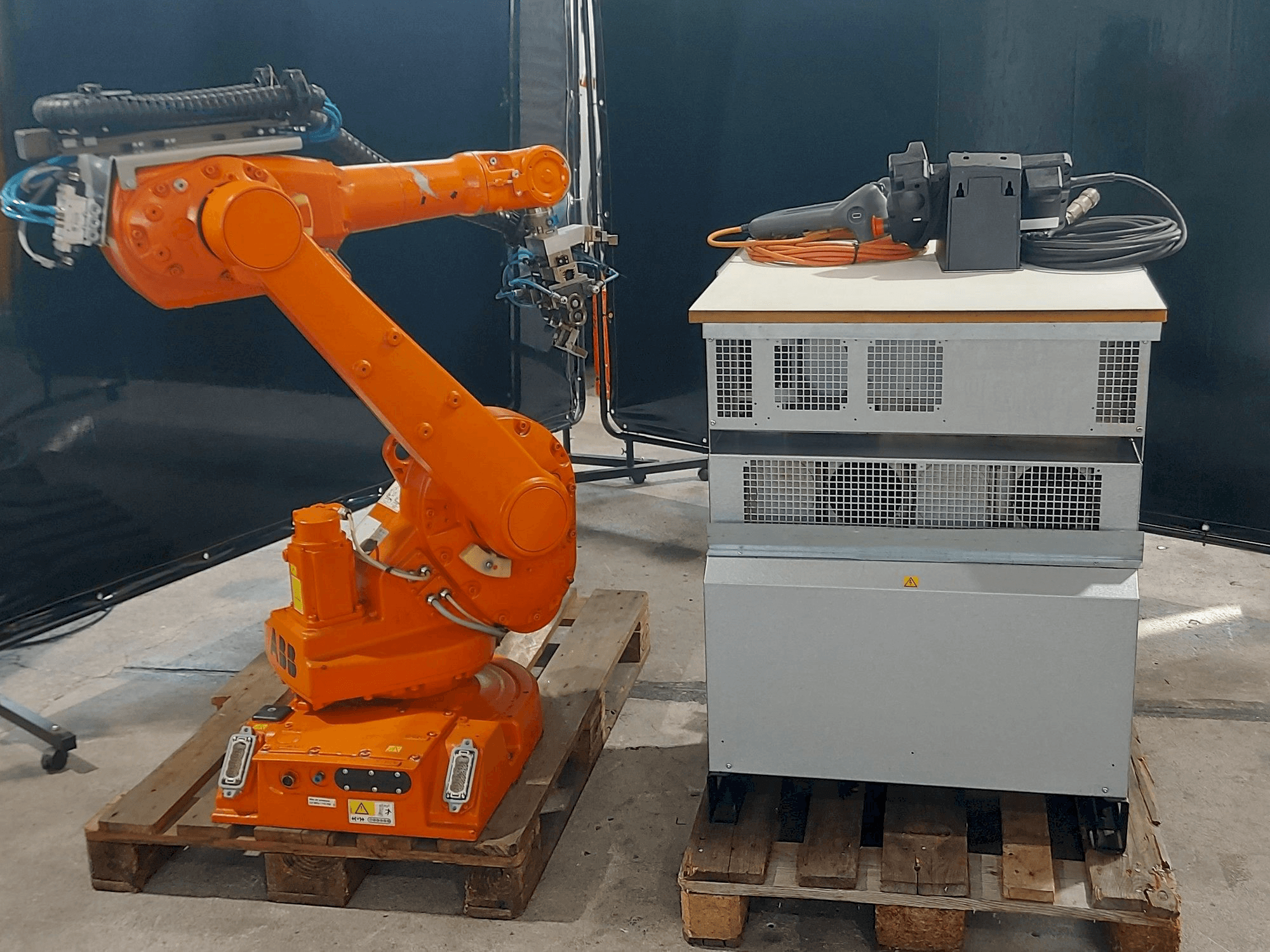 Вид станка ABB IRB1600 спереди