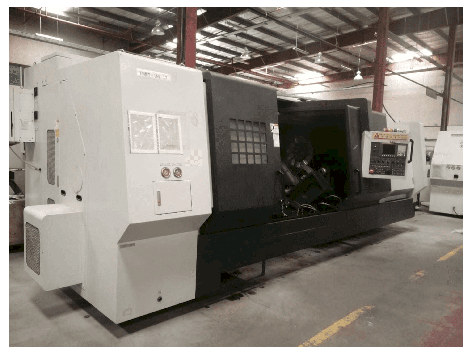 Вид станка с YOU JI YH 50/300 правой стороны