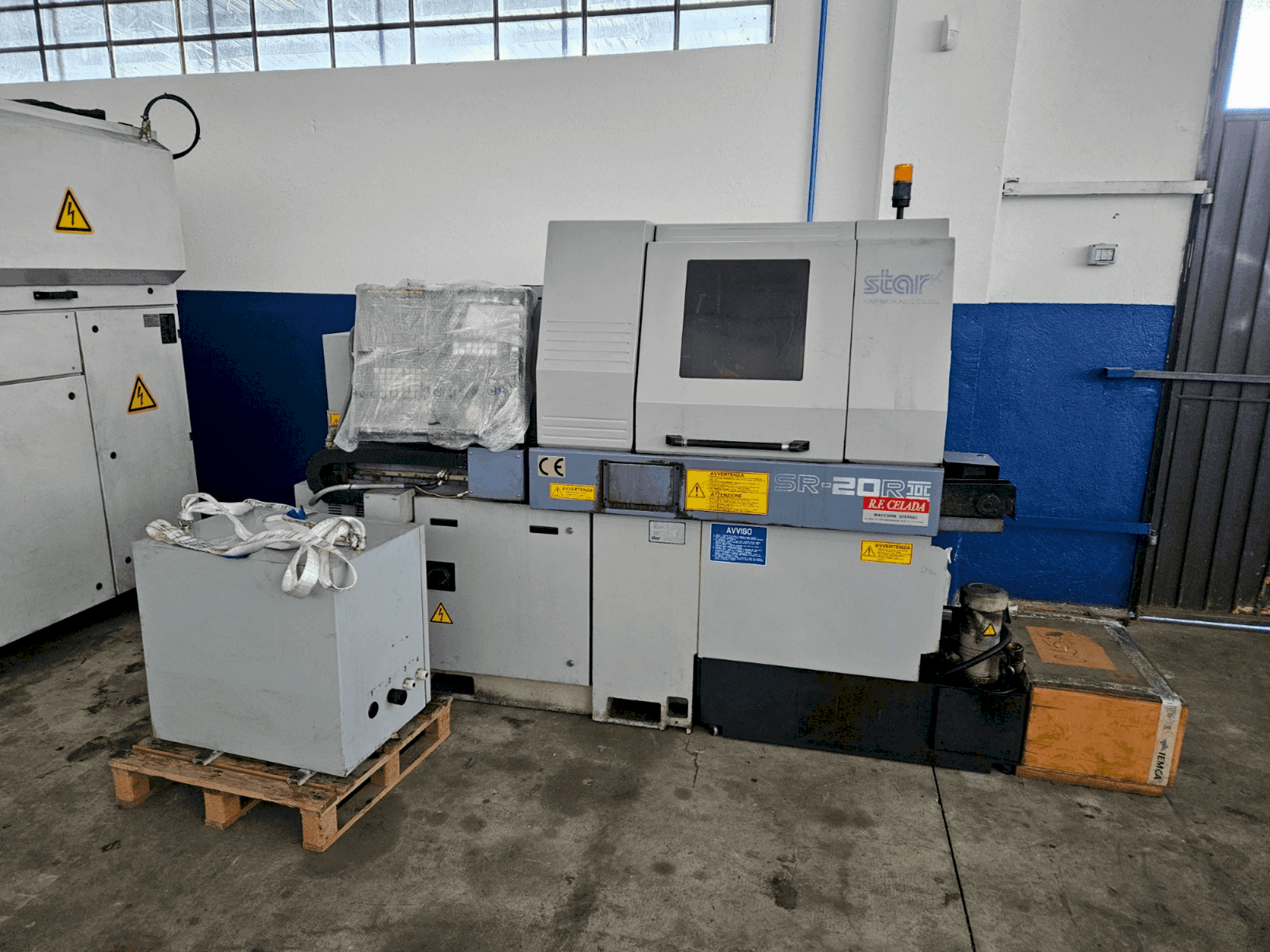 Вид станка STAR MICRONICS SR 20R II спереди