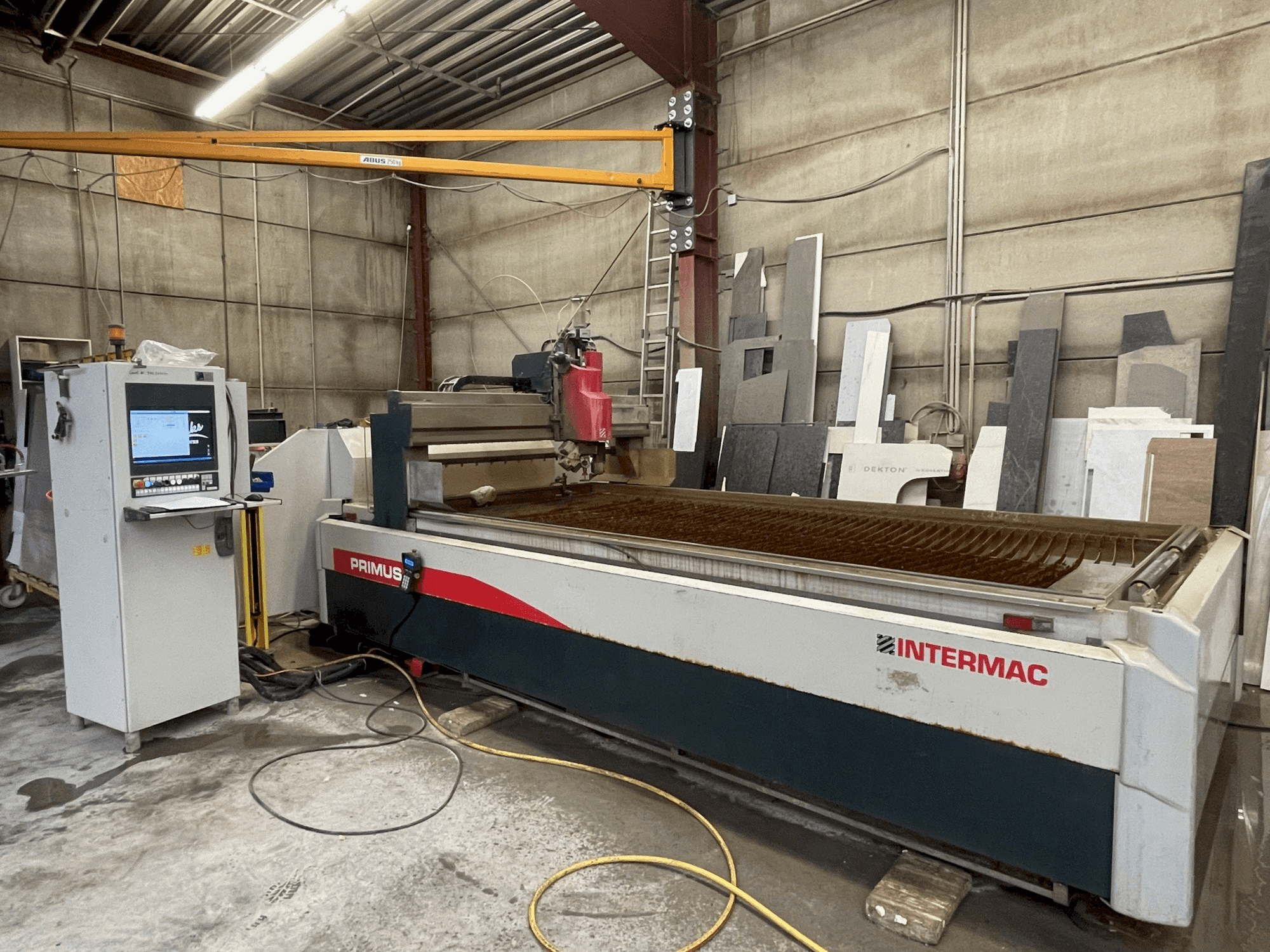 Вид станка Intermac Primus 184 спереди