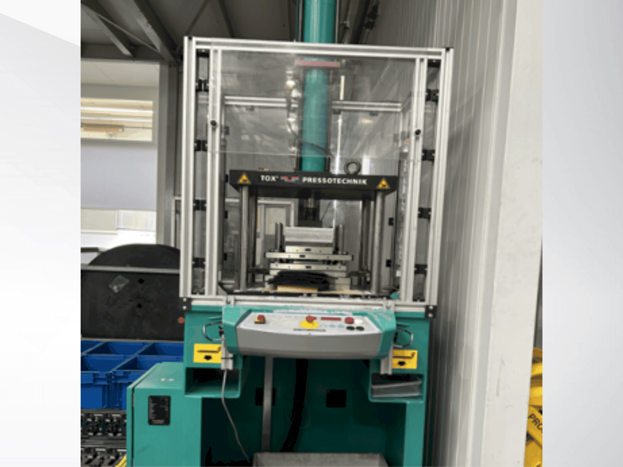 Вид станка TOX MAG 008.261.A.001 спереди