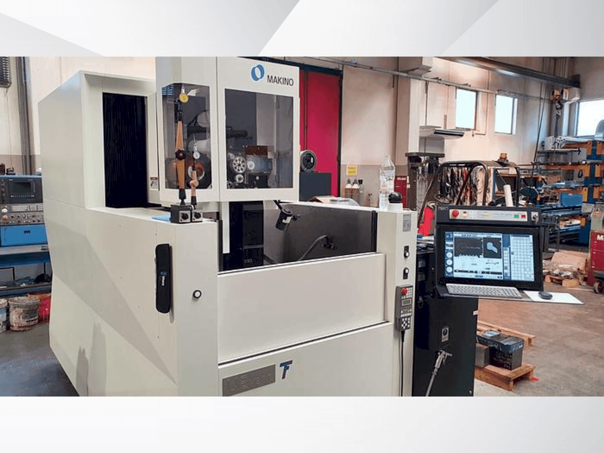 Вид станка Makino U6 HEAT спереди