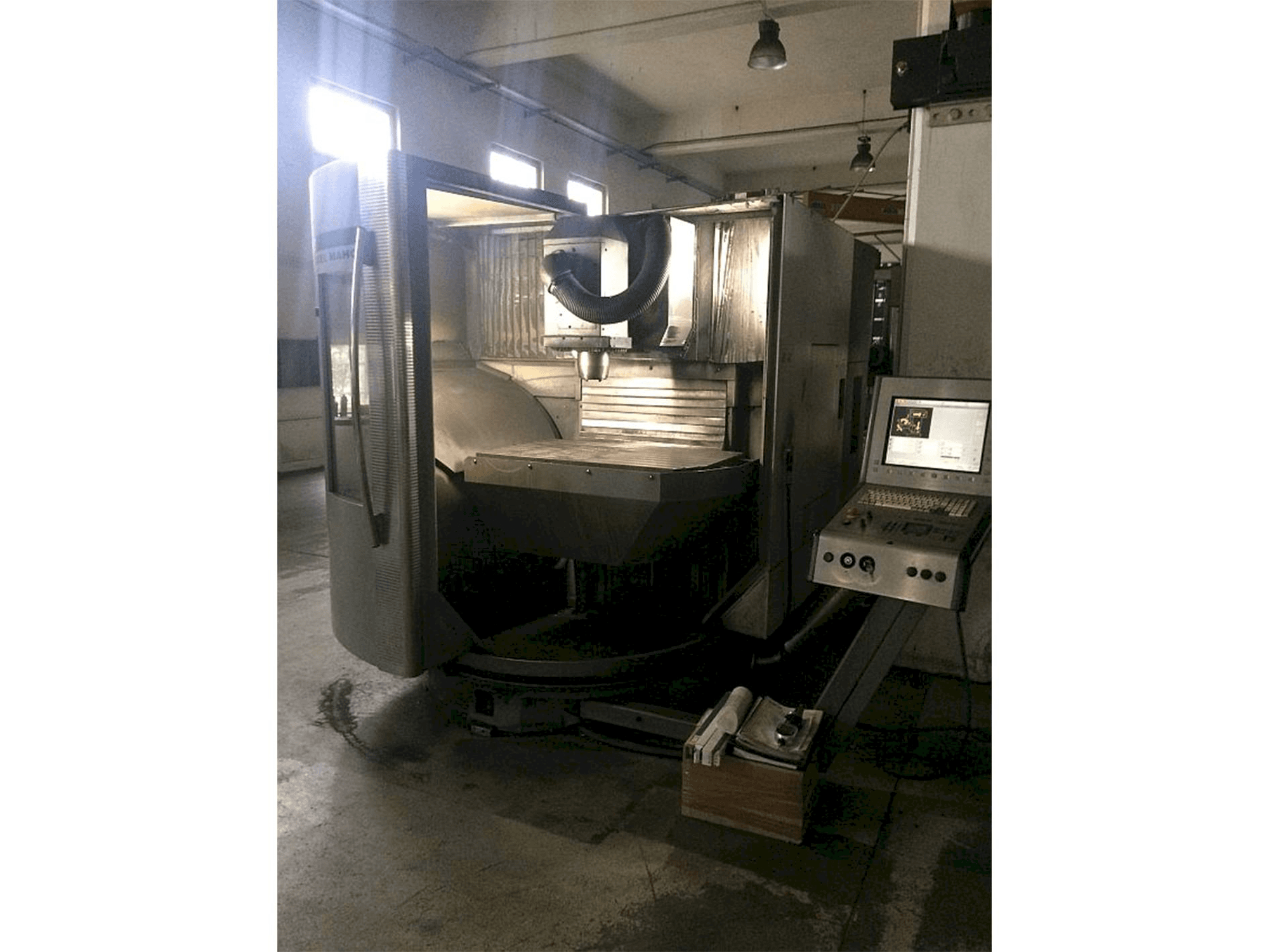 Вид станка DMG 60T спереди