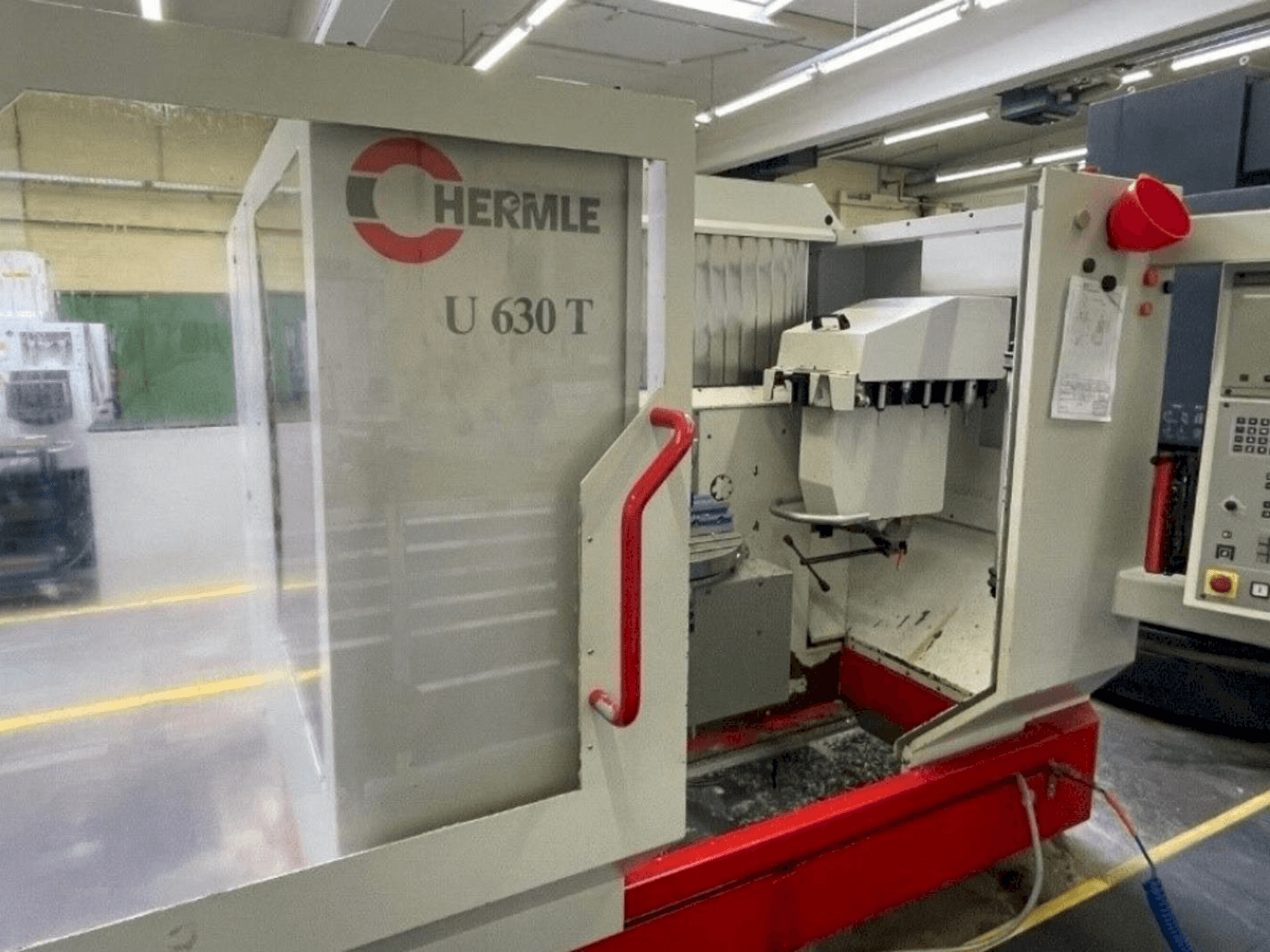 Вид станка HERMLE U630T спереди