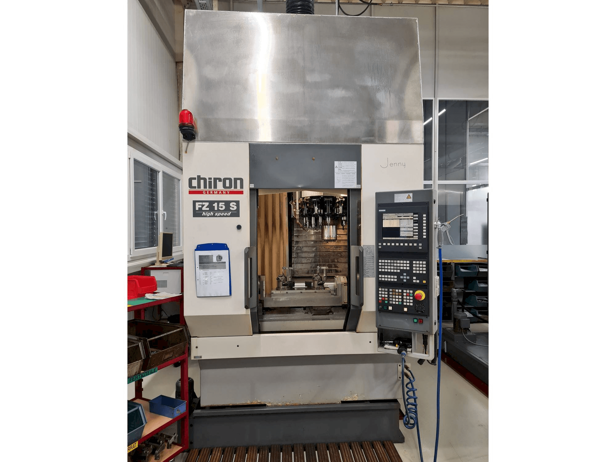 Вид станка CHIRON FZ 15 S спереди