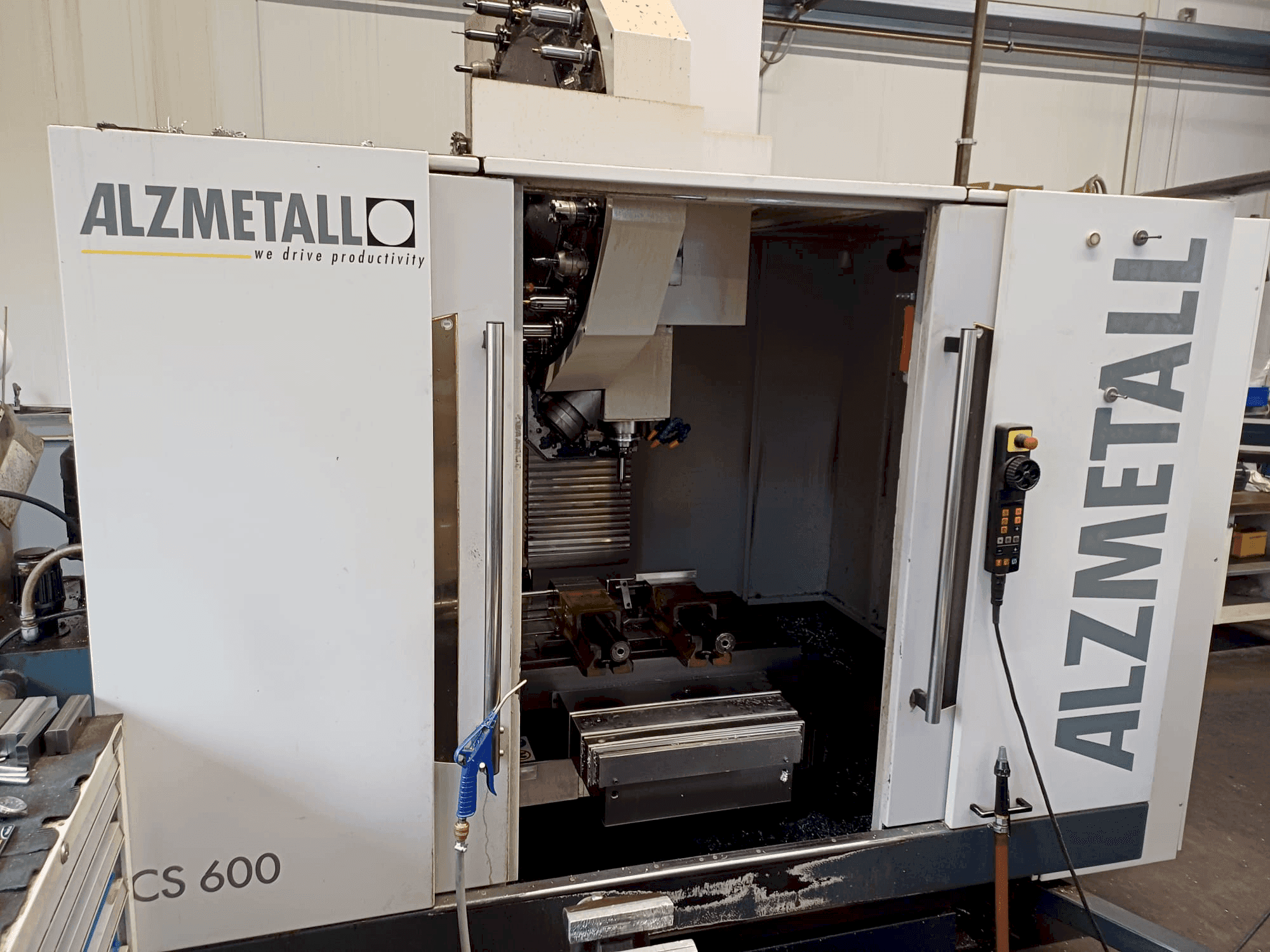 Вид станка Alzmetall CS 600/3 спереди